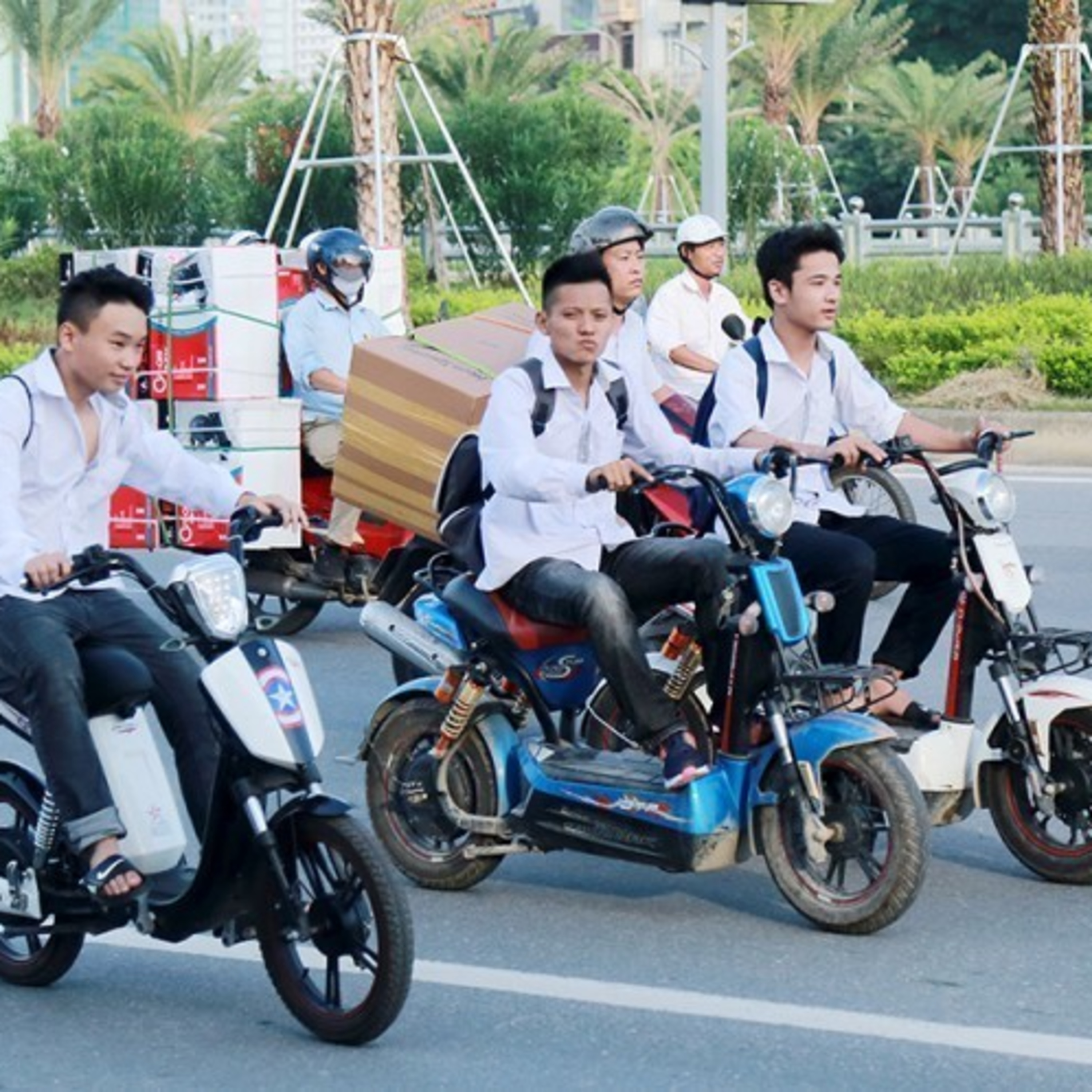 Đối thoại: Cấp bằng cho người điều khiển xe dưới 50cc - Liệu có khả thi? episode artwork