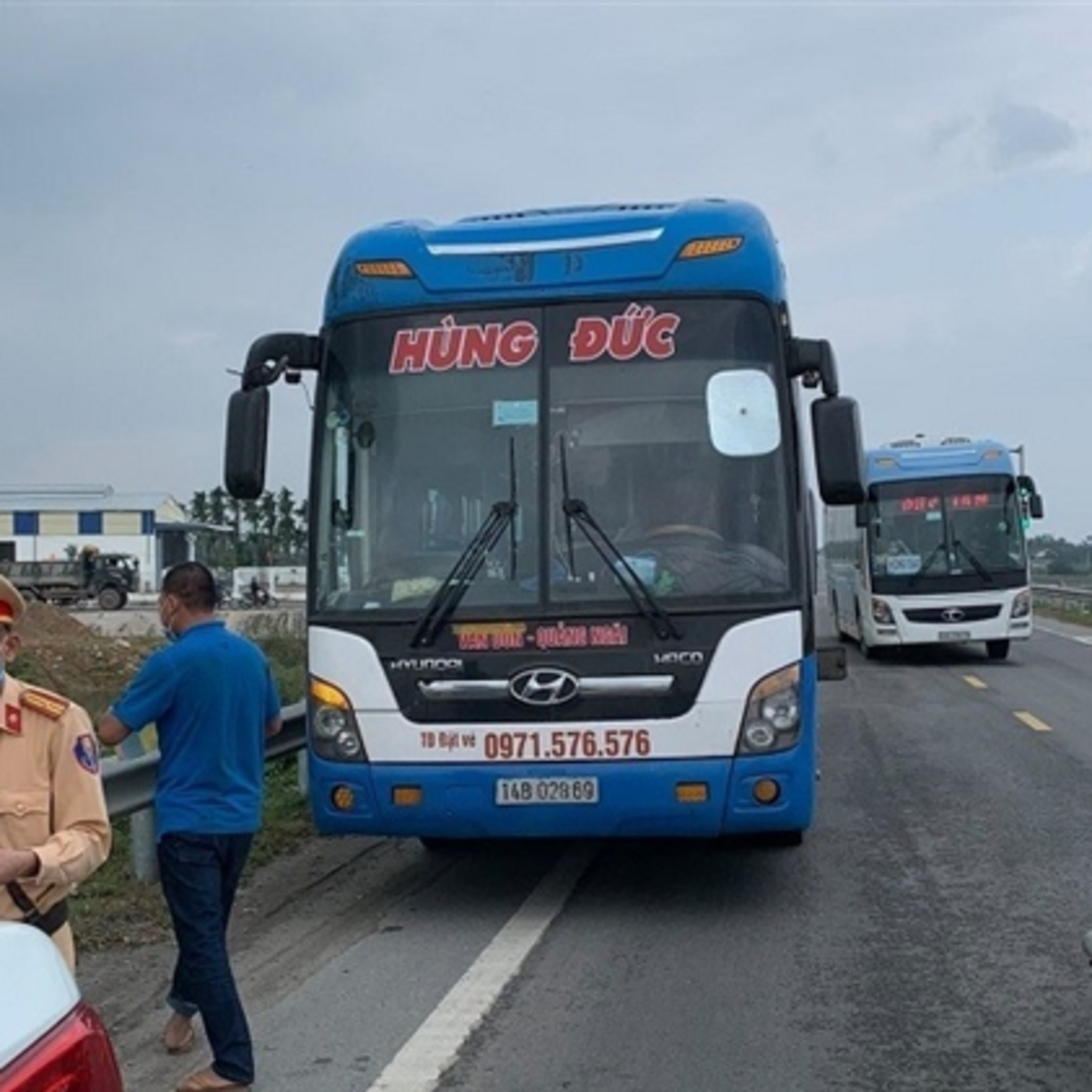 Ẩn họa trên dòng xe di tản khỏi vùng dịch 