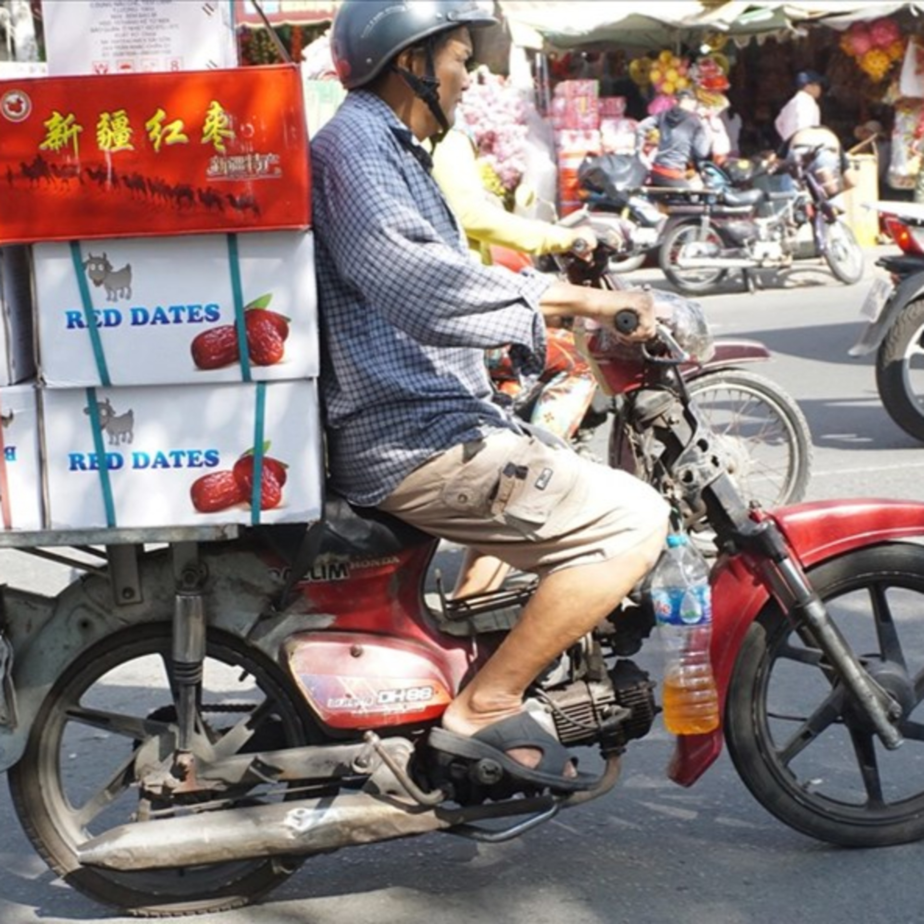 Muôn vàn lý do sử dụng xe máy cũ nát 