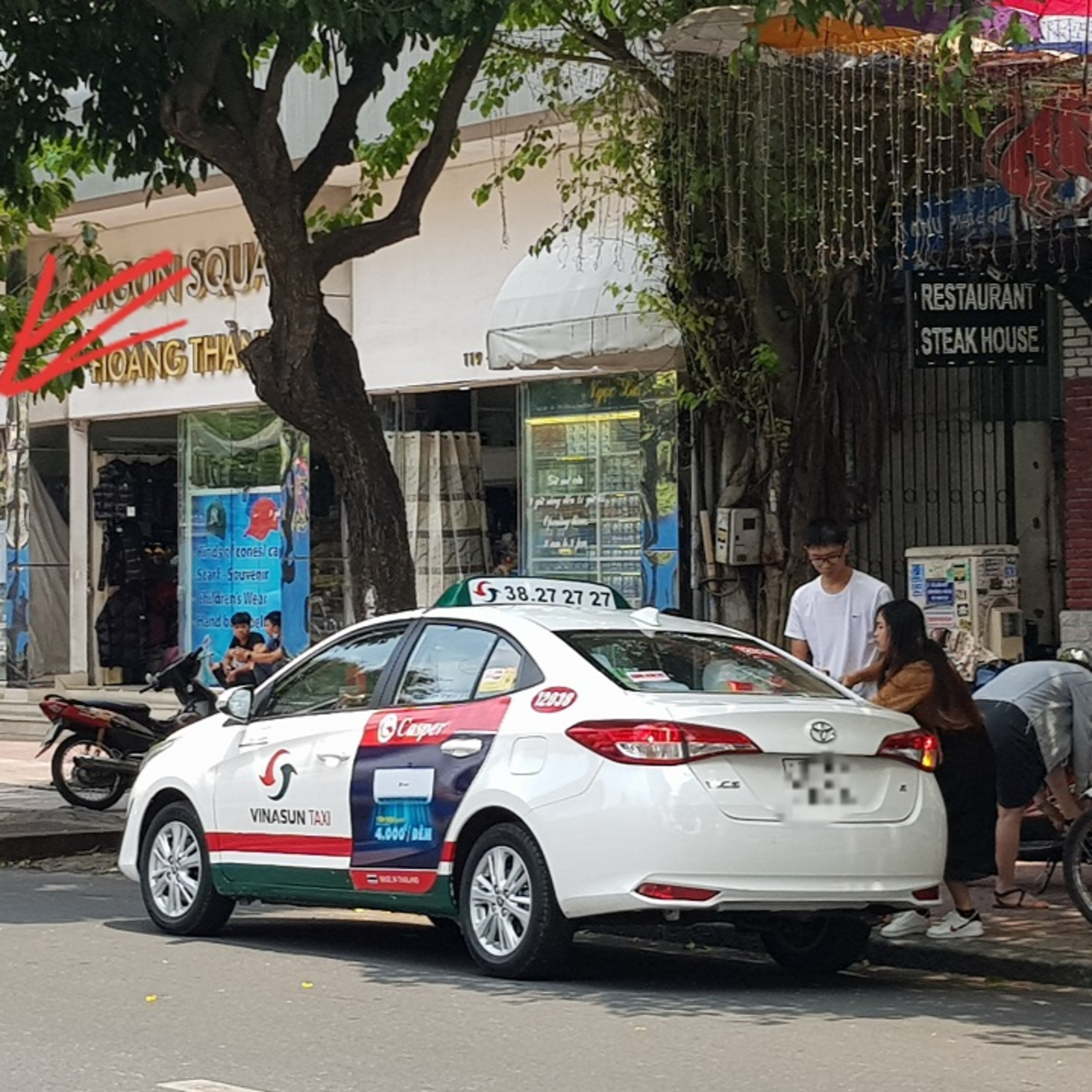 Nên bỏ thói quen dừng đỗ xe theo kiểu đối phó 