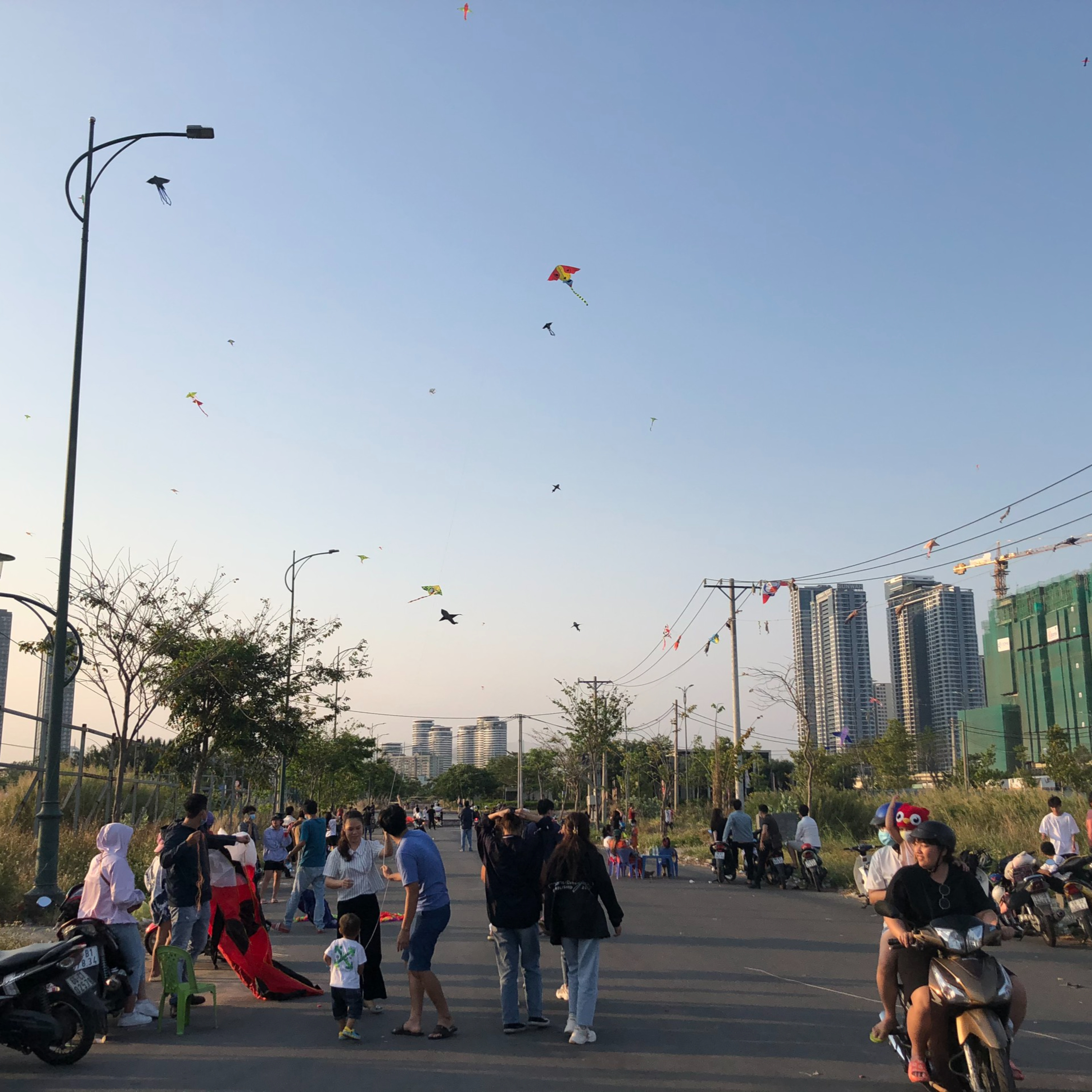 TP.HCM: Người đi đường liên tục bị dây diều cứa vào cổ  episode artwork