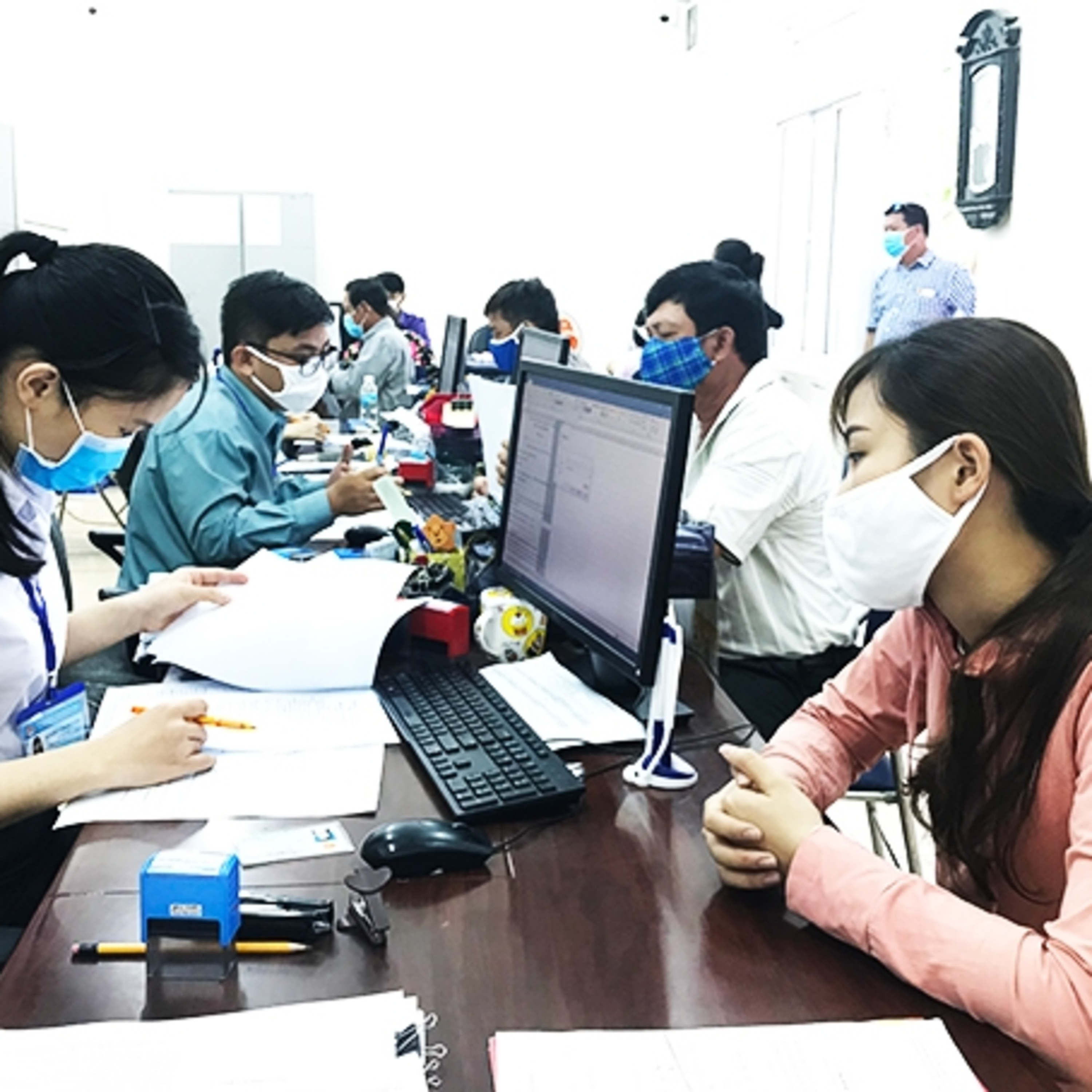 Cân nhắc kỹ trước khi nhận BHXH một lần