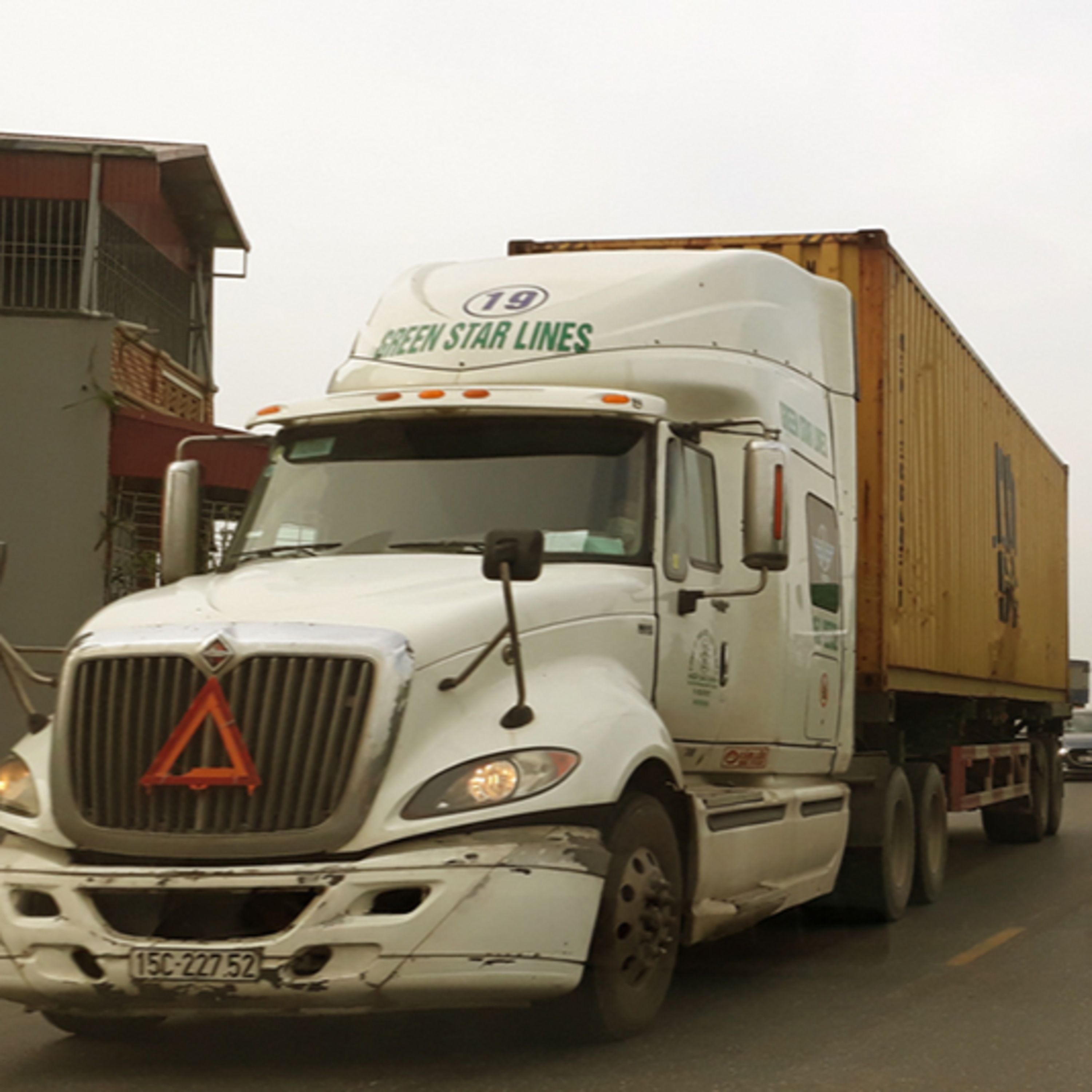 Mất ăn mất ngủ vì xe tải, container né trạm thu phí QL5