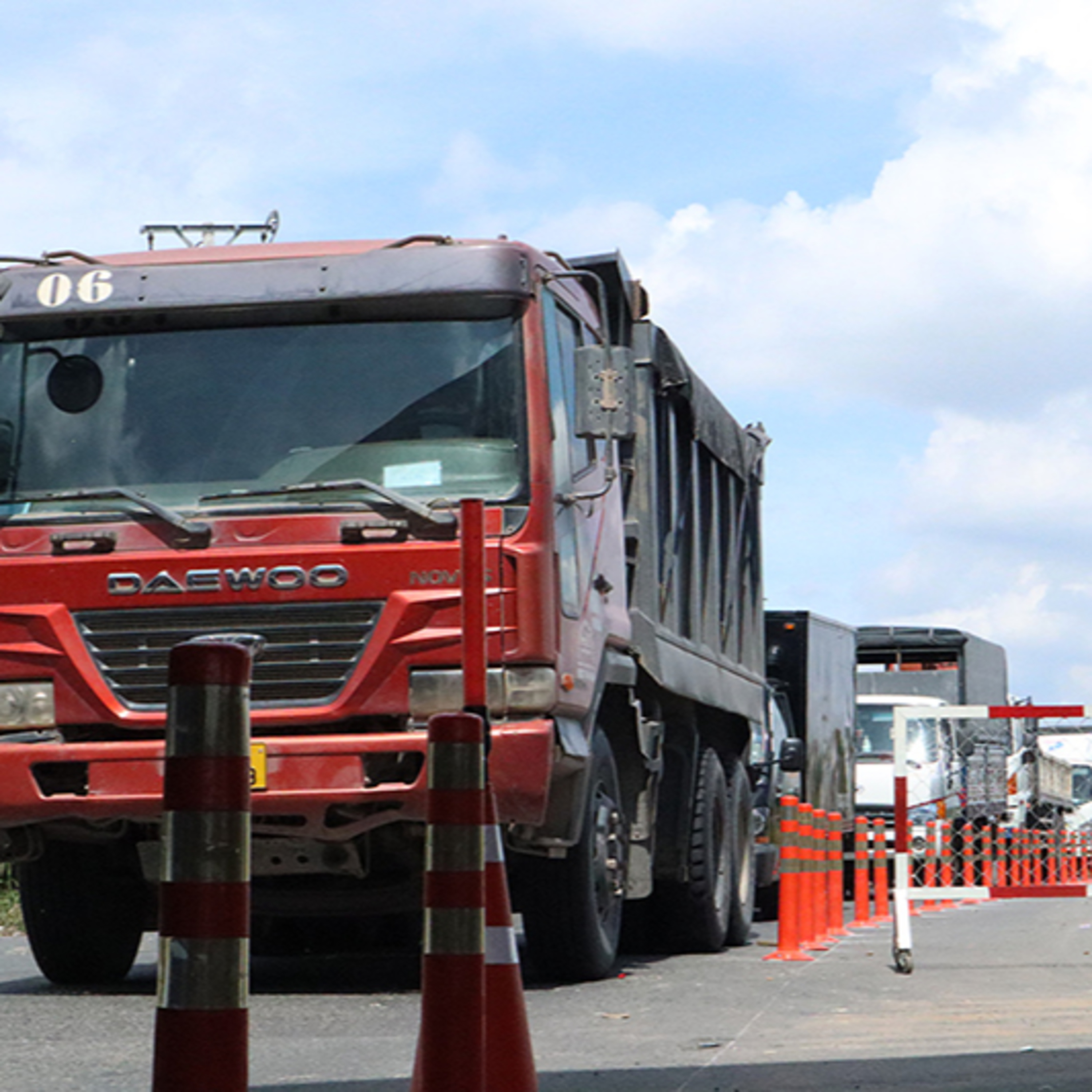 Luồng xanh vận tải, đừng để bị động ở các địa phương chưa áp dụng chỉ thị 16, và bất nhất ở “Vùng 16”  episode artwork