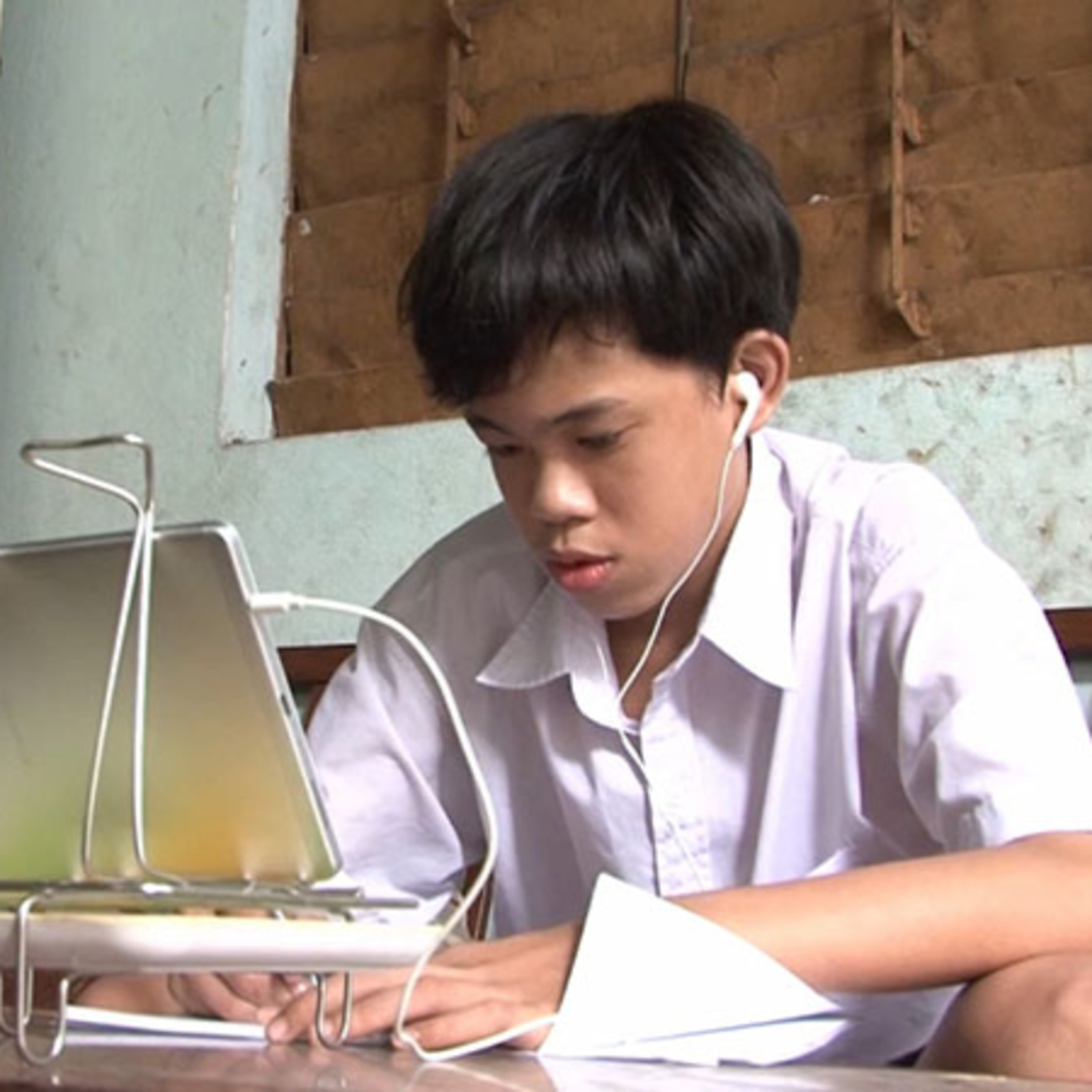 Hơn 1 triệu máy tính và internet miễn phí cho học sinh nghèo  episode artwork