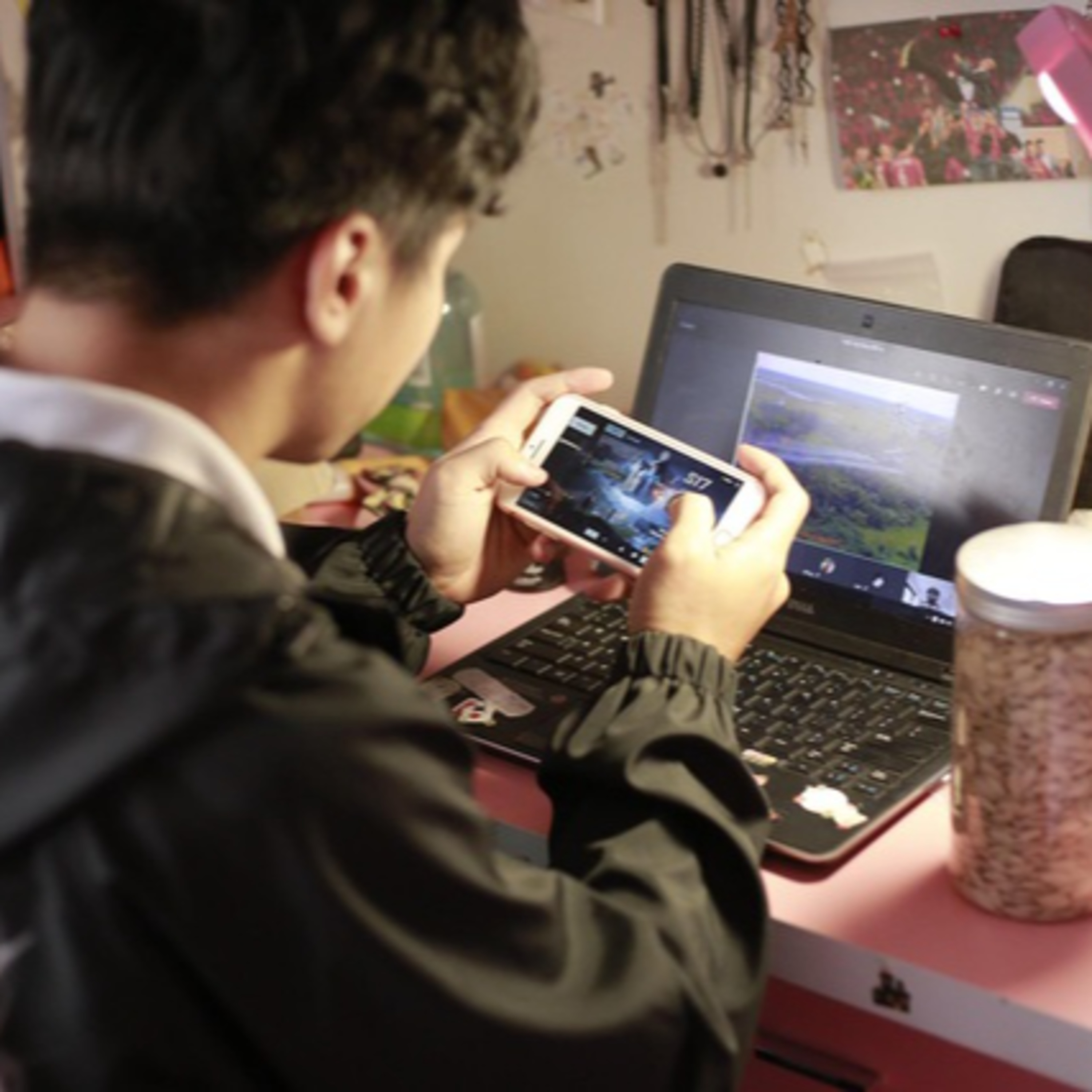 Học online không có người để mắt: Coi chừng trẻ “nghiện” game  episode artwork