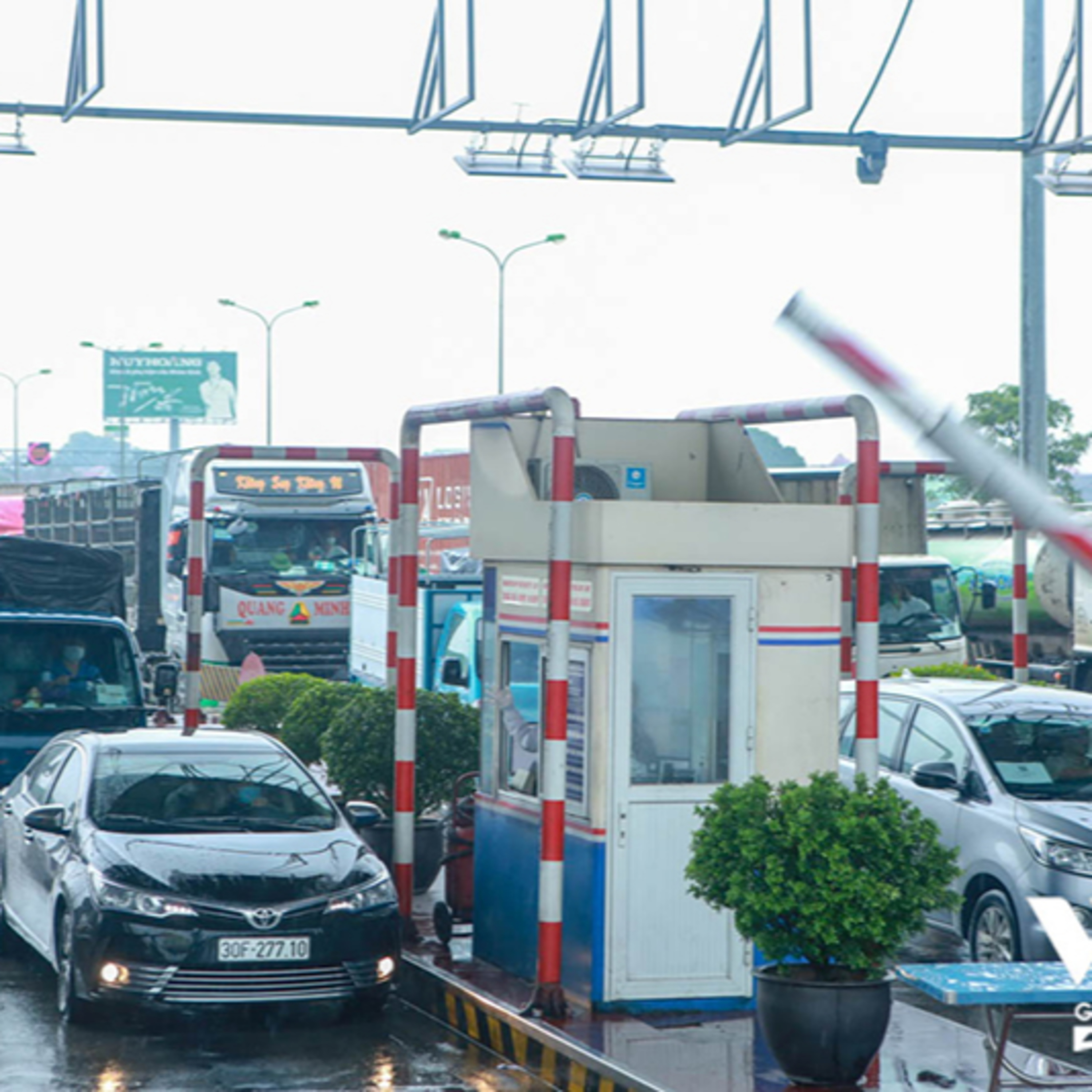 Muốn thu phí vào nội đô từ 2025, Hà Nội cần thỏa mãn điều kiện gì? 