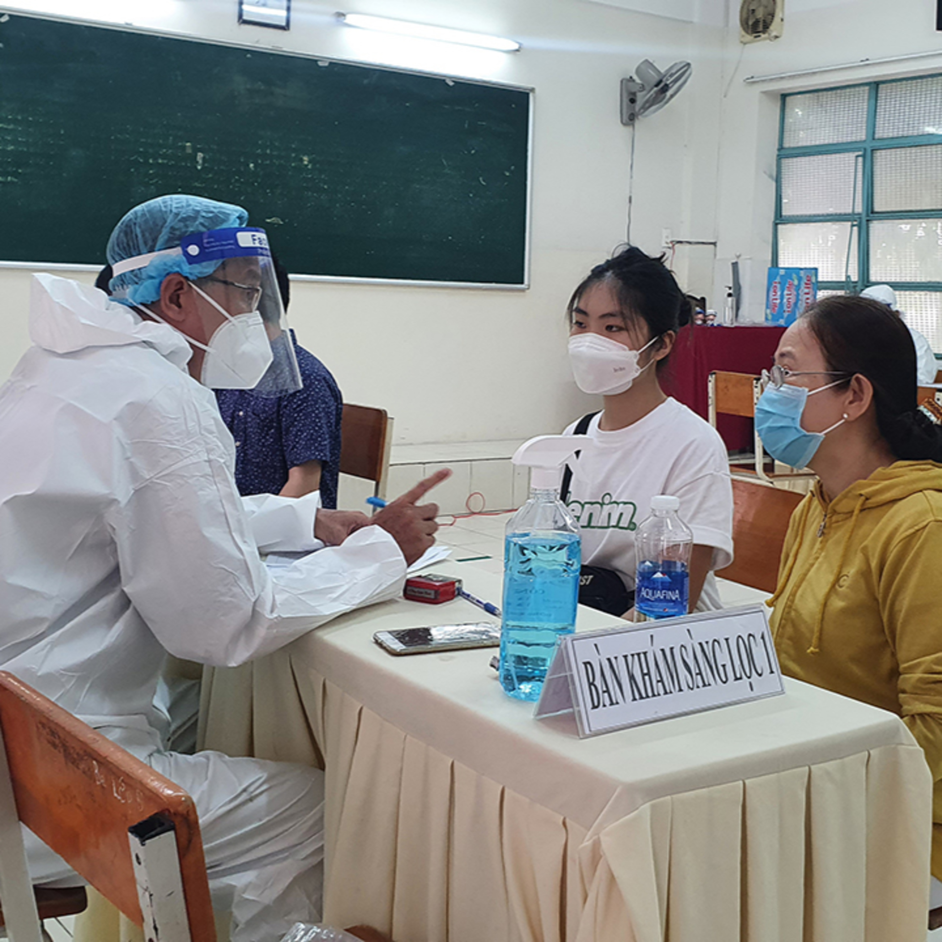 TPHCM: Bắt đầu tiêm ngừa Covid 19 đồng loạt cho người từ 12 đến 17 tuổi  episode artwork