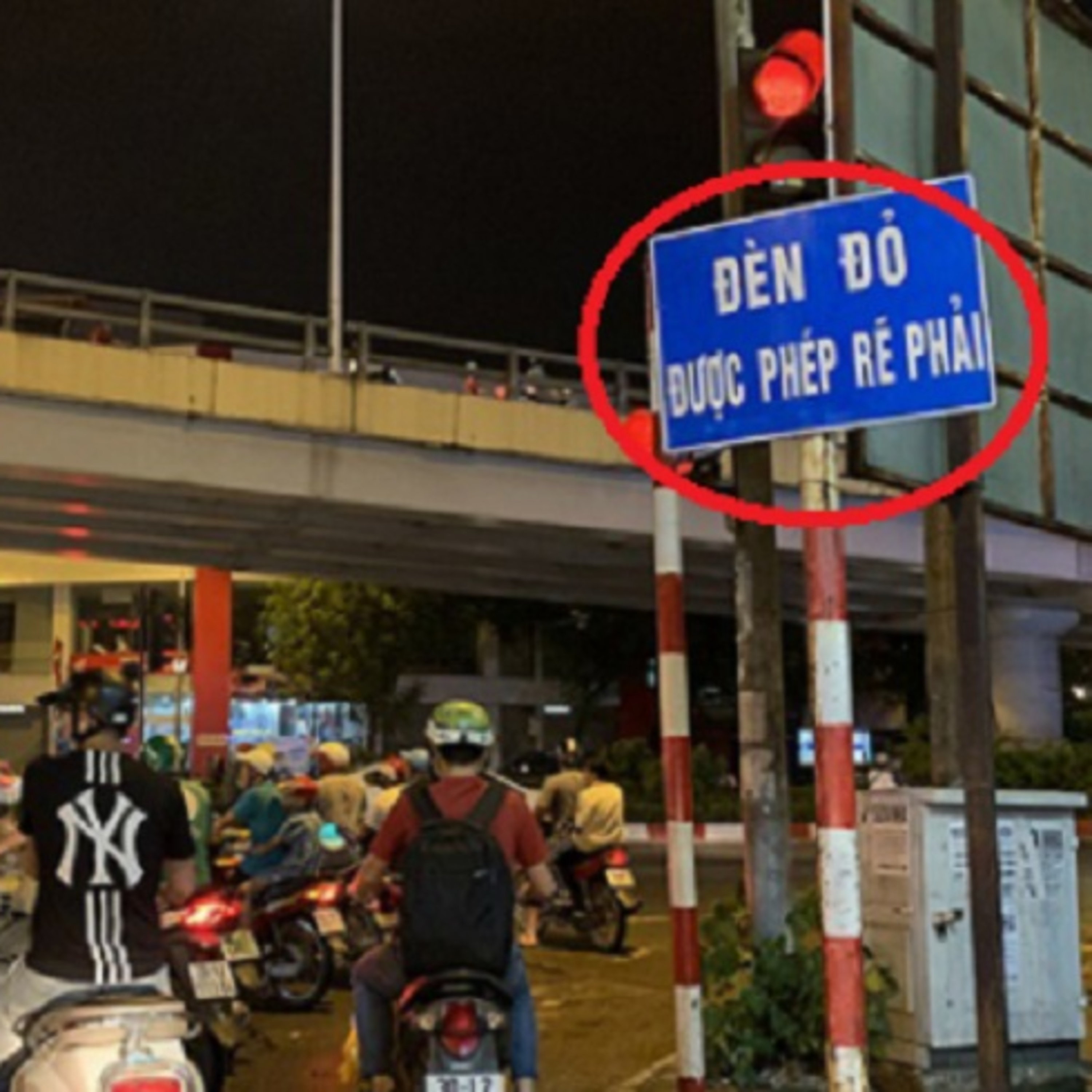 Hiểu nhầm về rẽ phải trước đèn đỏ 