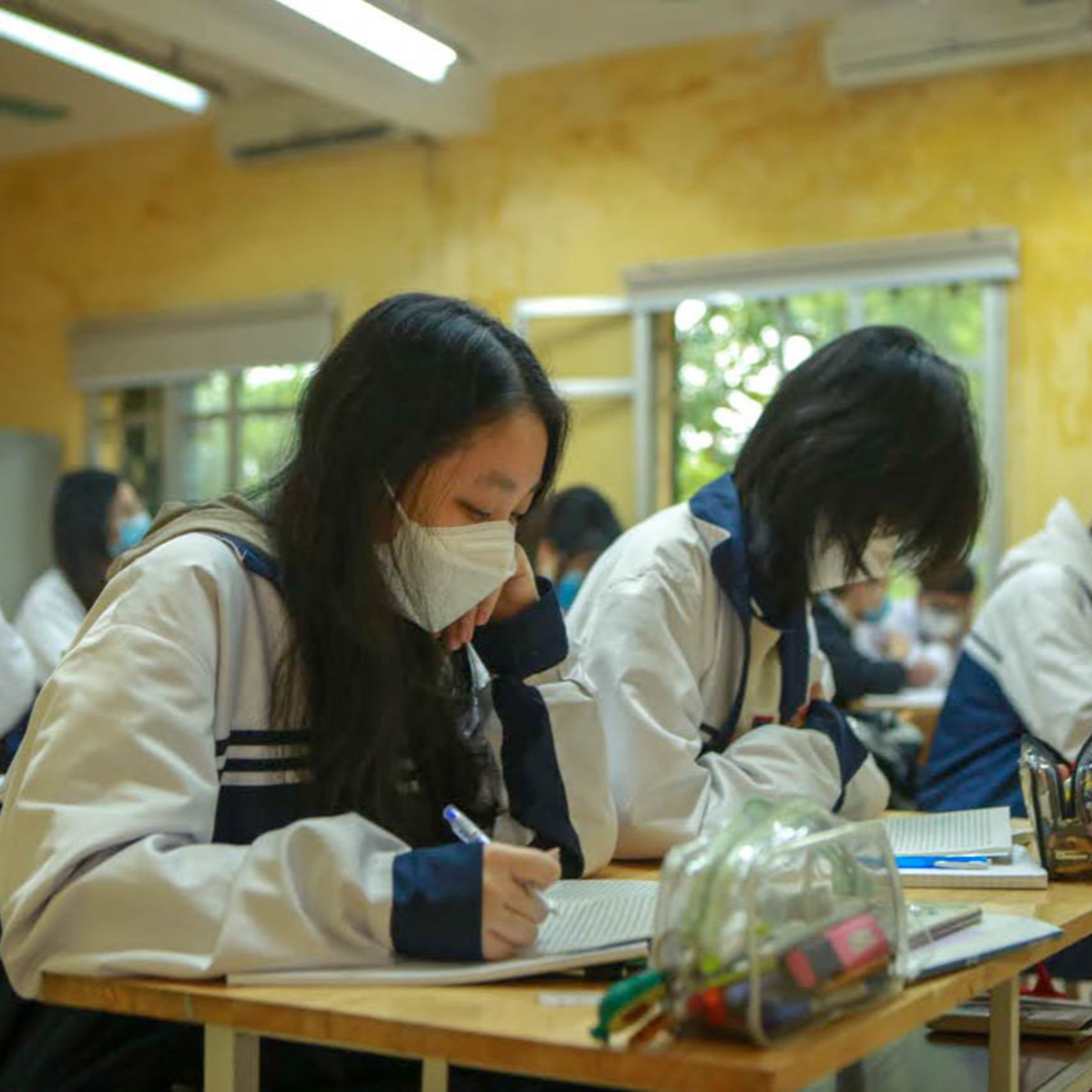 Ngày đầu lớp 9 và lớp 12 TPHCM trở lại trường: Học sinh vui mừng, phụ huynh bồi hồi lo lắng  episode artwork
