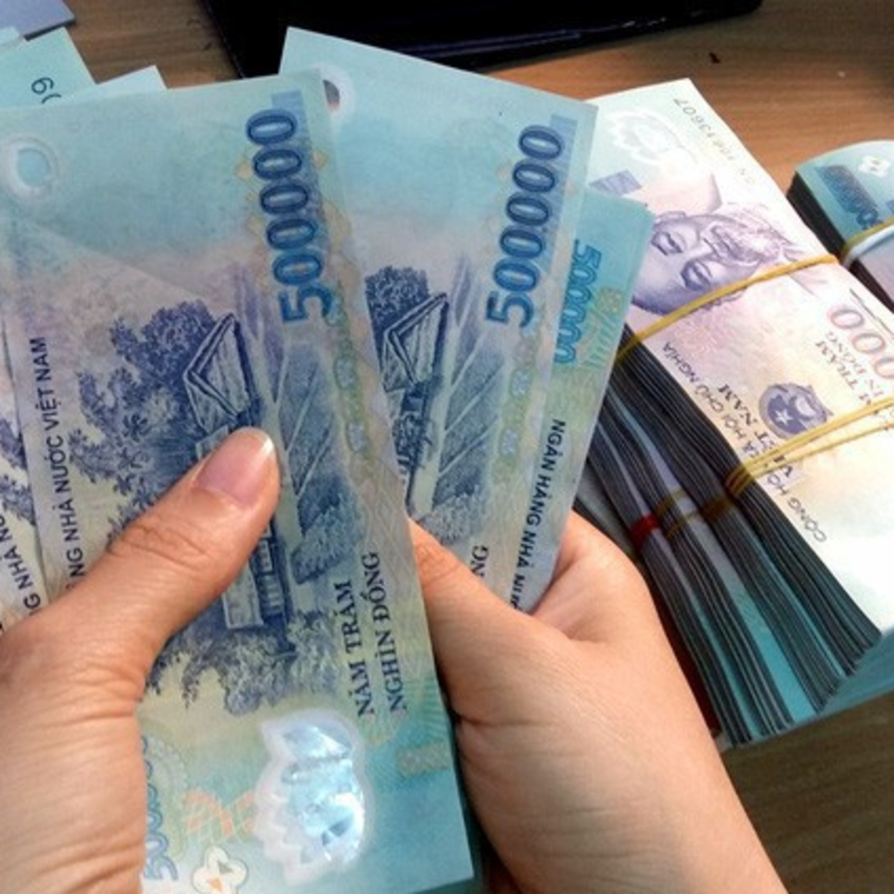 Trông gì thưởng Tết năm nay! 