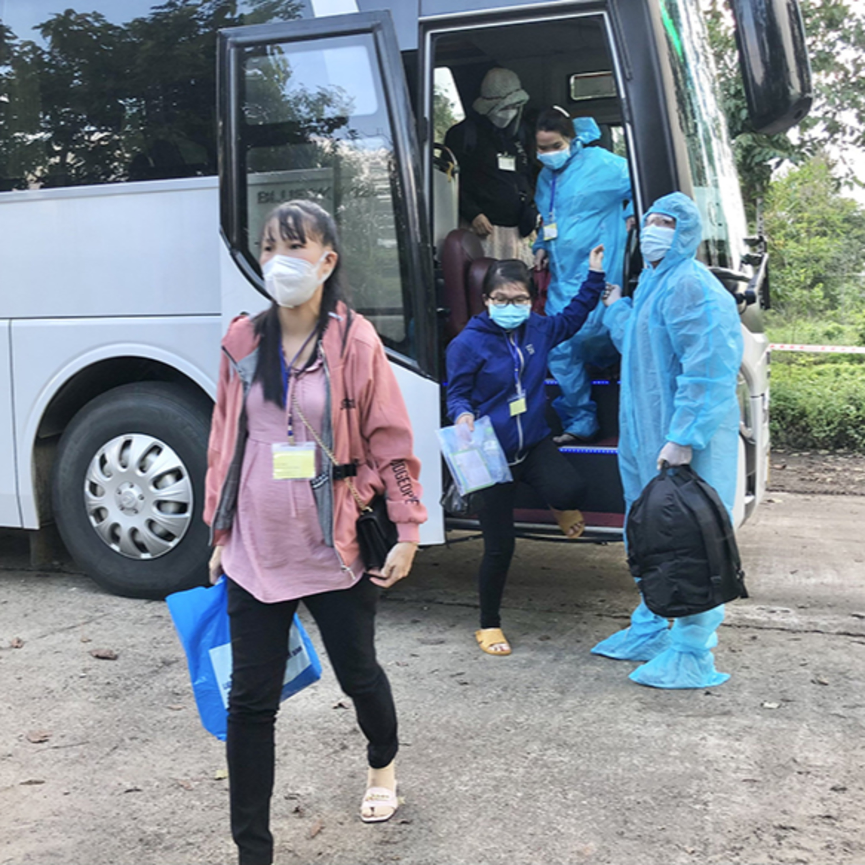 Người dân về quê đón Tết chính là cơ hội cho địa phương thích ứng an toàn episode artwork
