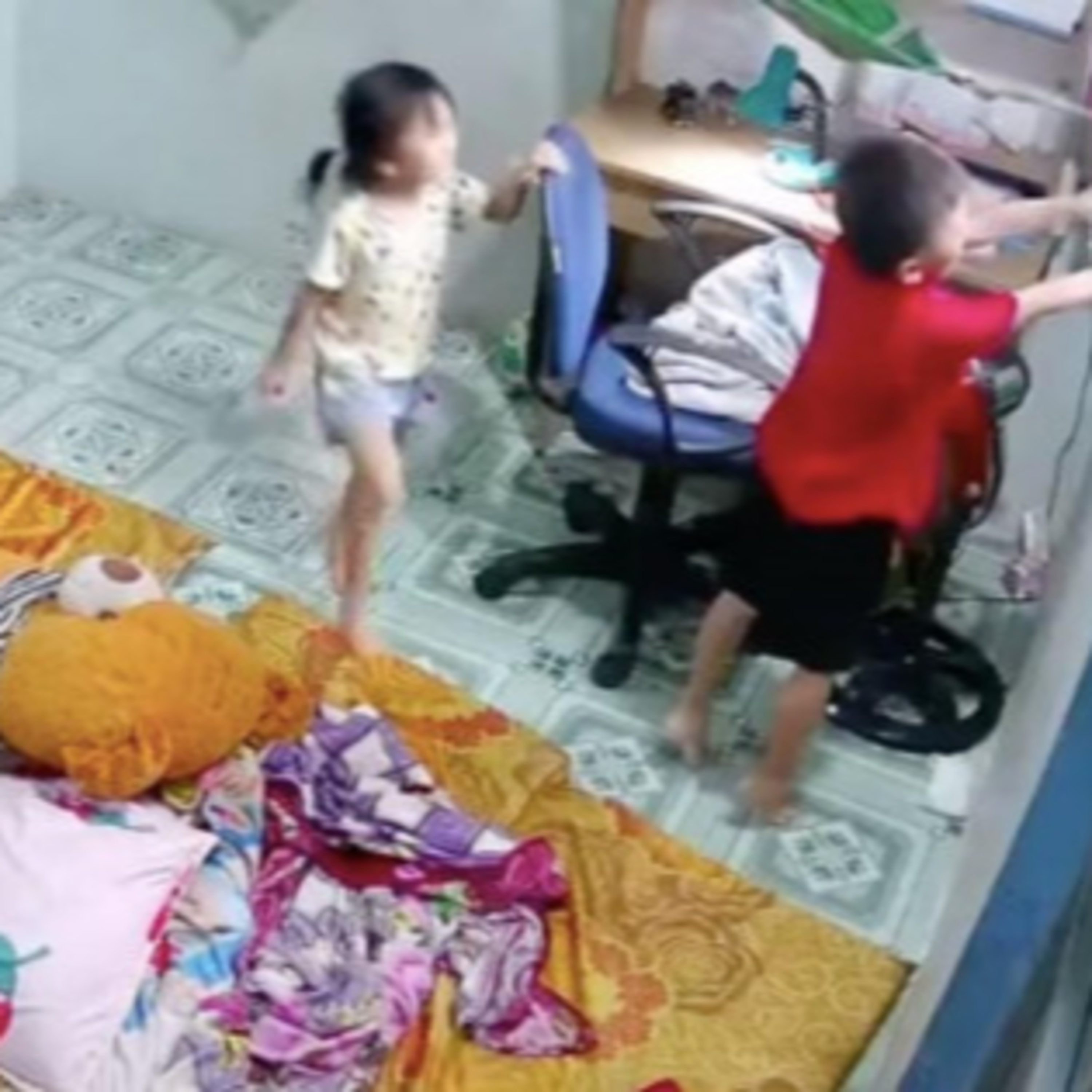 Chuẩn bị cho con trước khi để trẻ ở nhà một mình