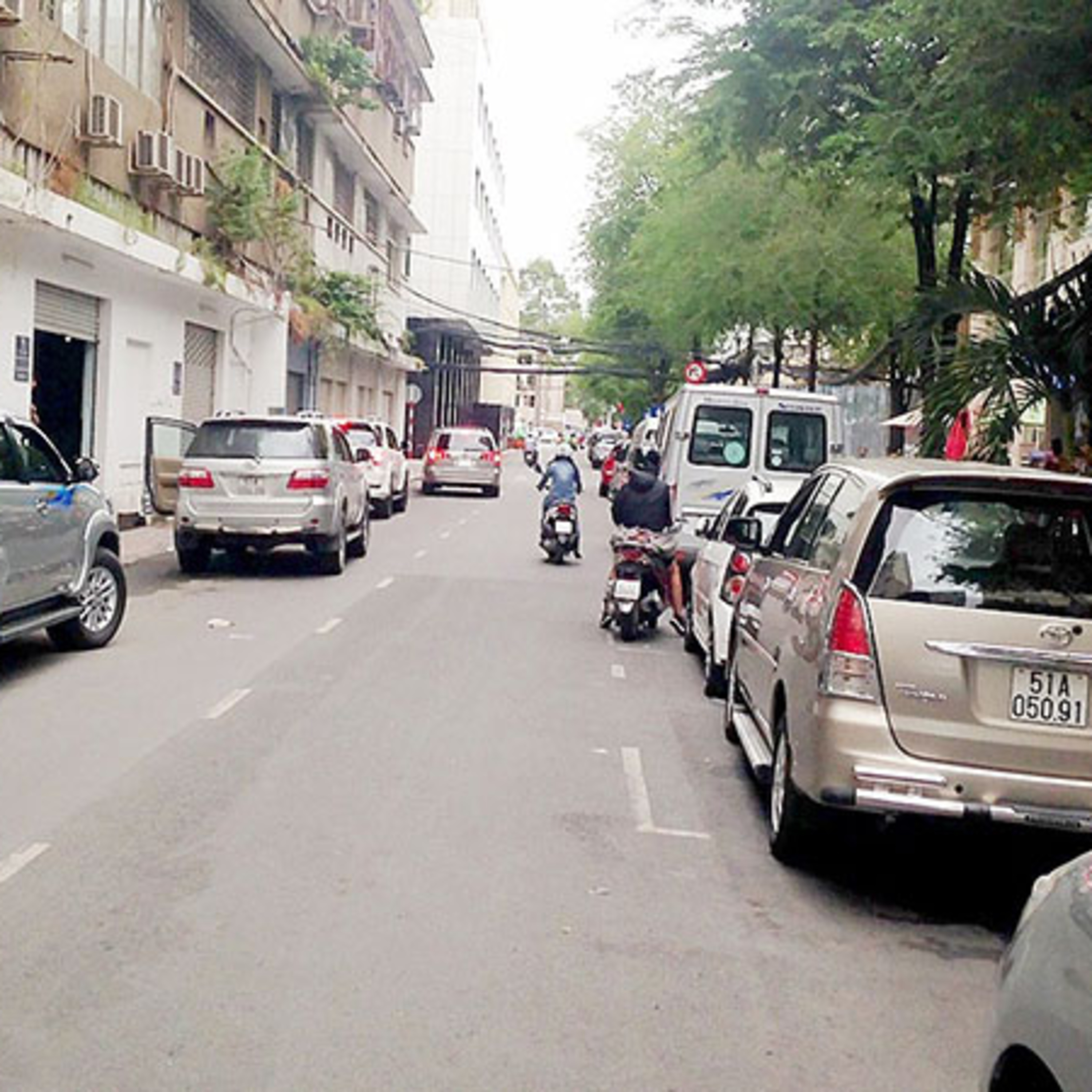  Hạn chế rắc rối khi đậu xe 