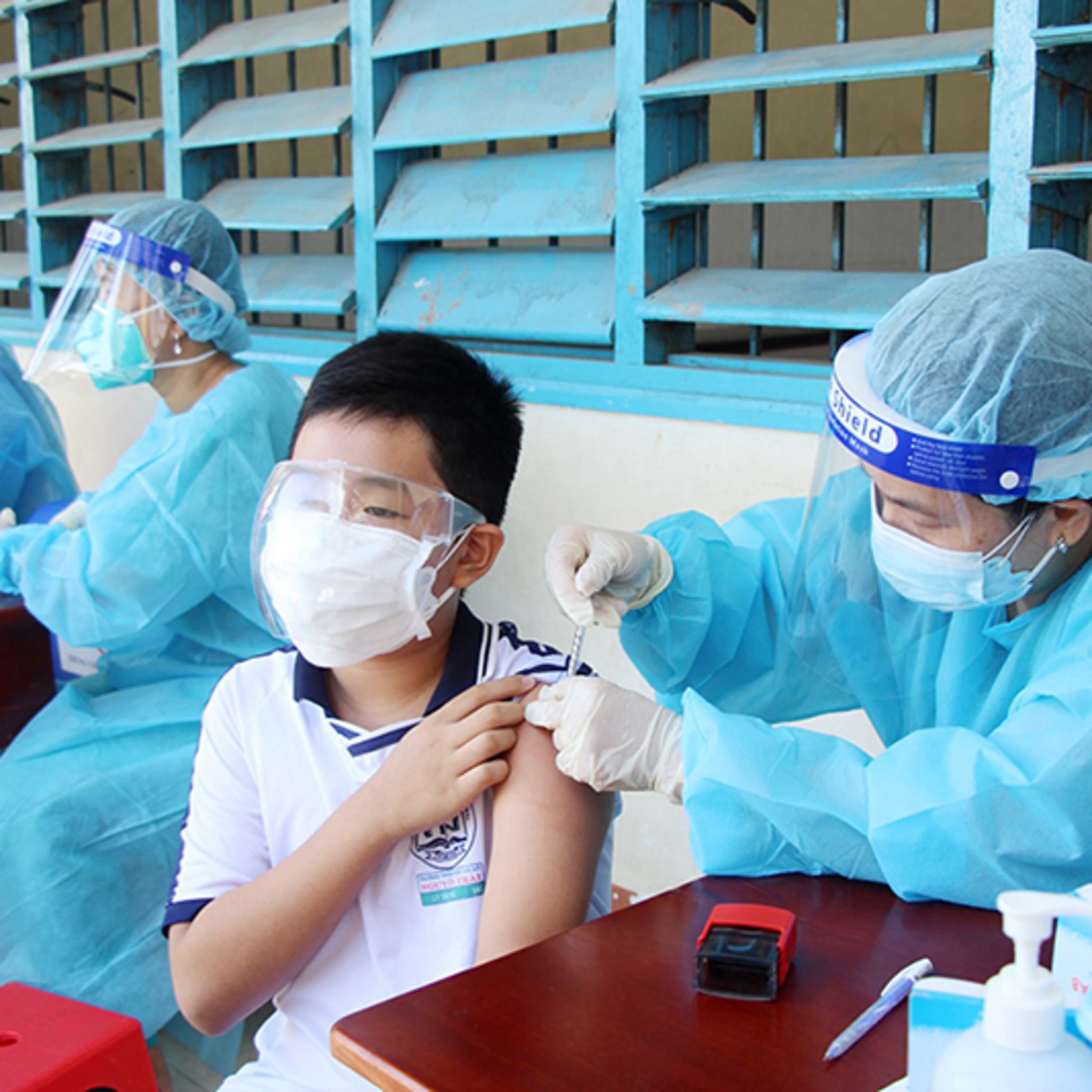 Các địa phương khẩn trương chuẩn bị tiêm vaccine Covid 19 cho trẻ từ 5-11 tuổi episode artwork