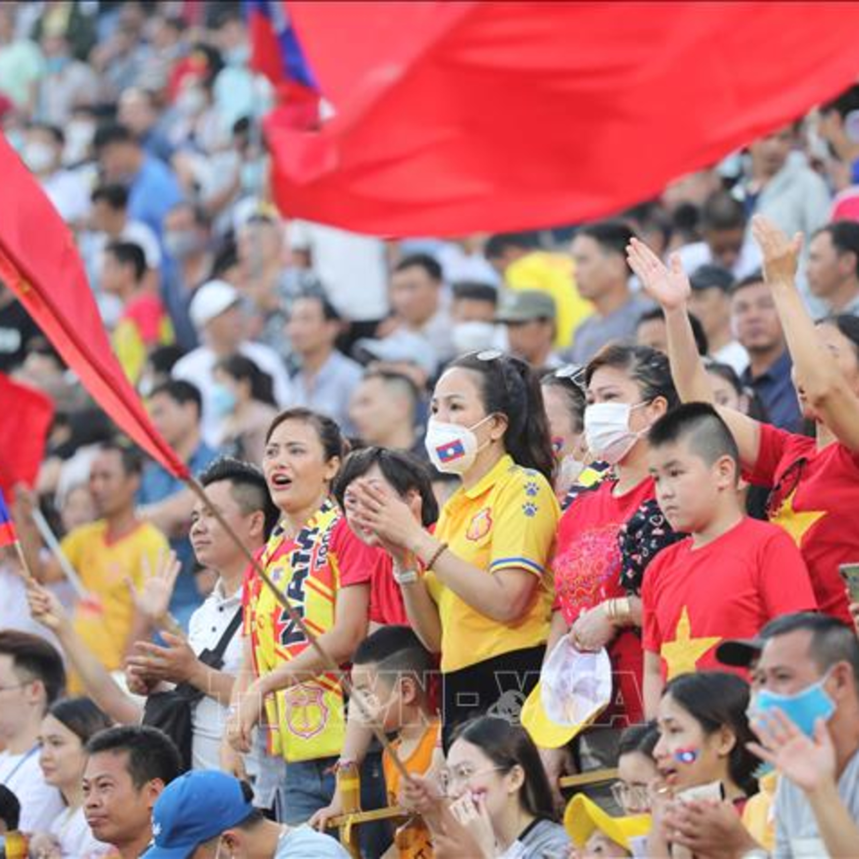 Cuồng nhiệt, không quên lịch thiệp