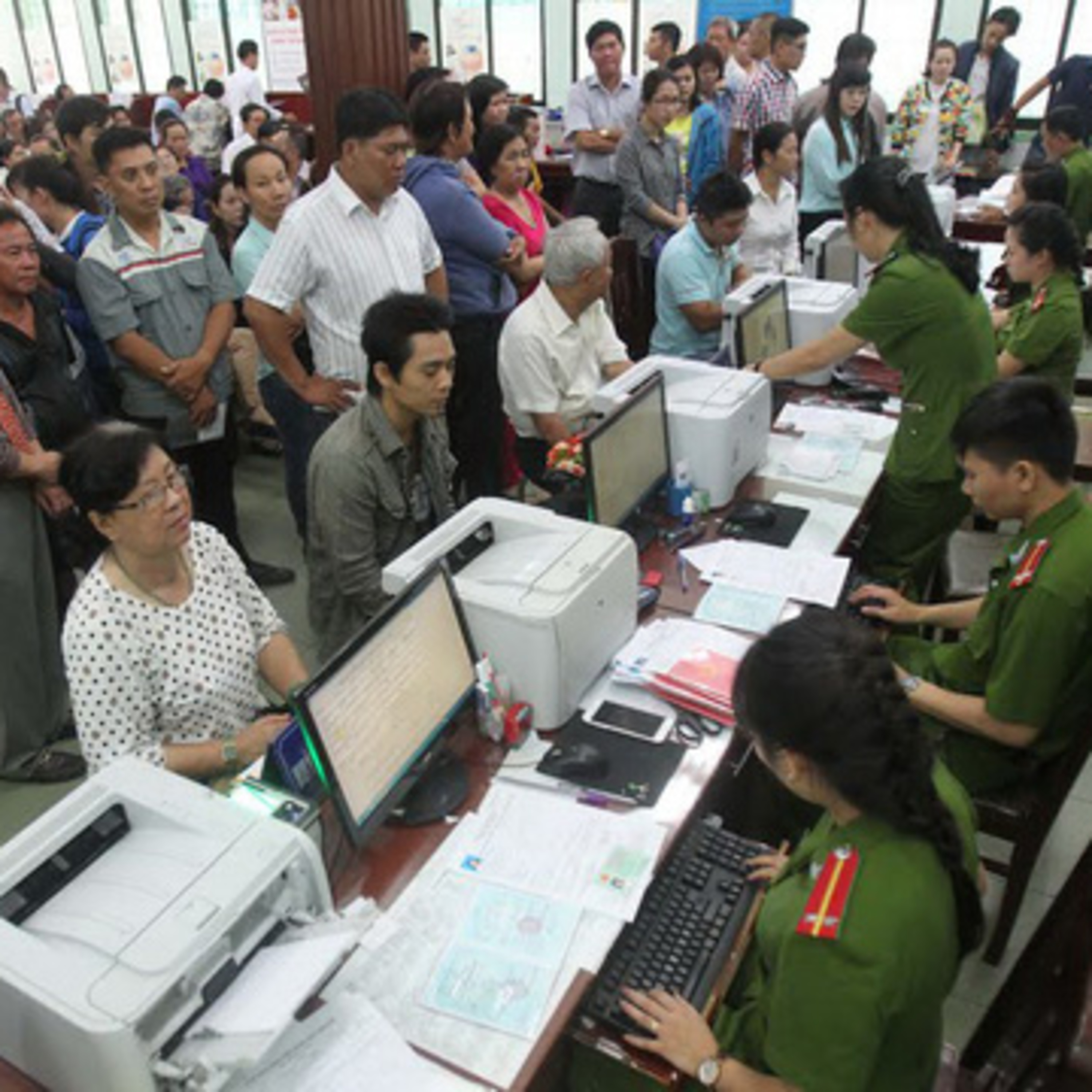 Các bộ ngành có thể tự đồng bộ dữ liệu để người dân đỡ vất vả, được không?