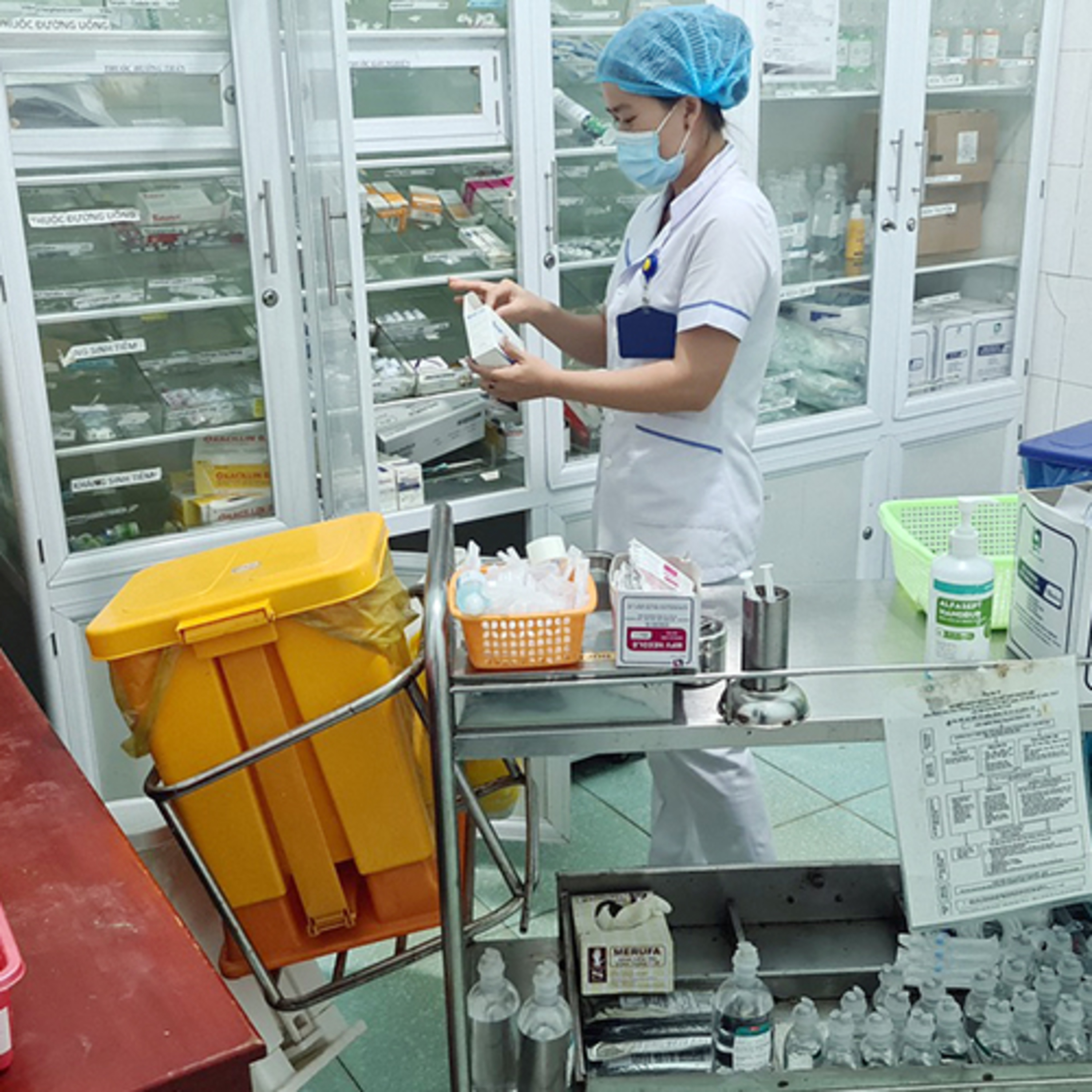 Giải bài toán thiếu thuốc, vật tư y tế: Đã đến lúc xem xét đến tình huống khẩn cấp hay chưa? episode artwork