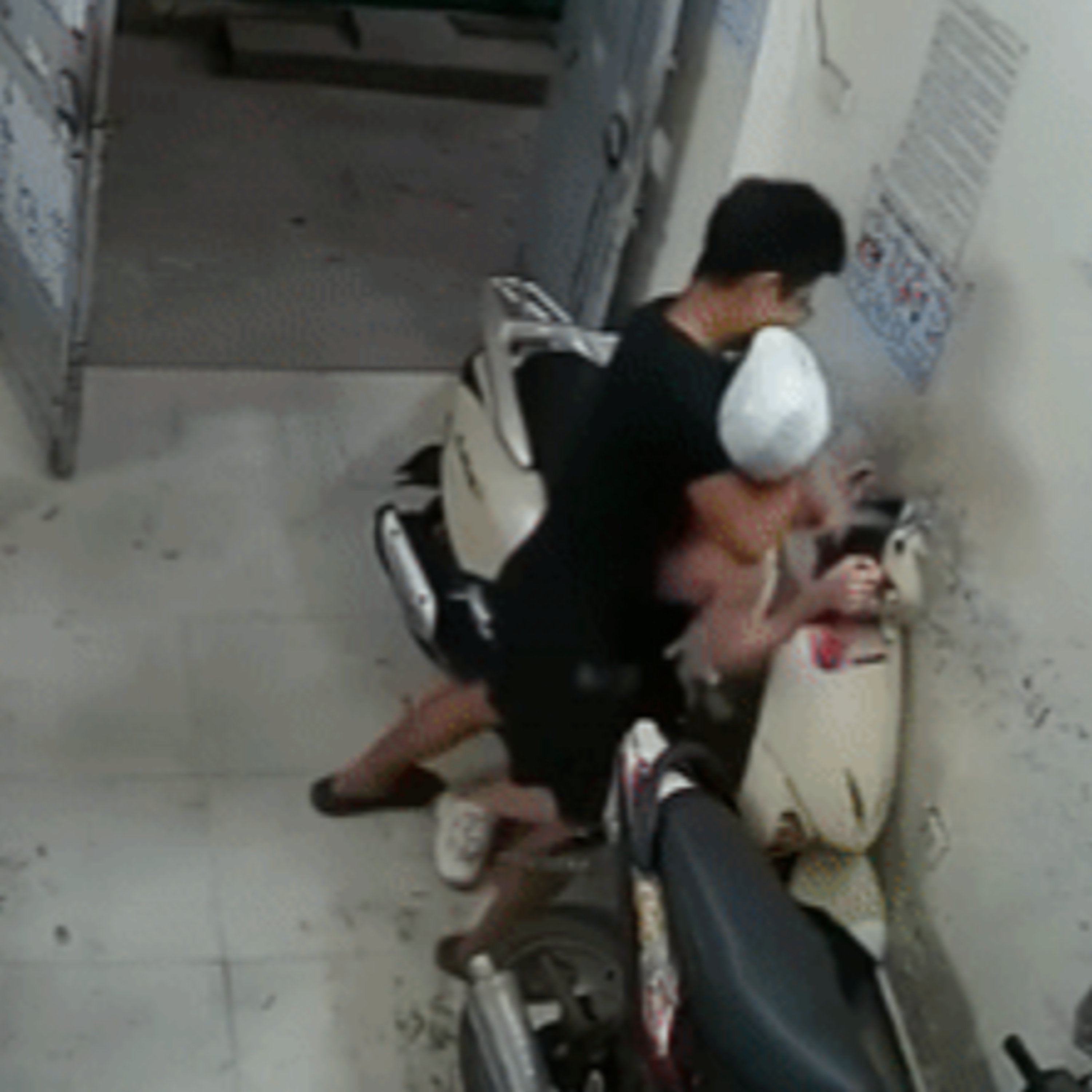 Xông vào nhà trọ, sàm sỡ phụ nữ: Cần coi là hành vi tấn công tình dục chứ không chỉ là quấy rối episode artwork
