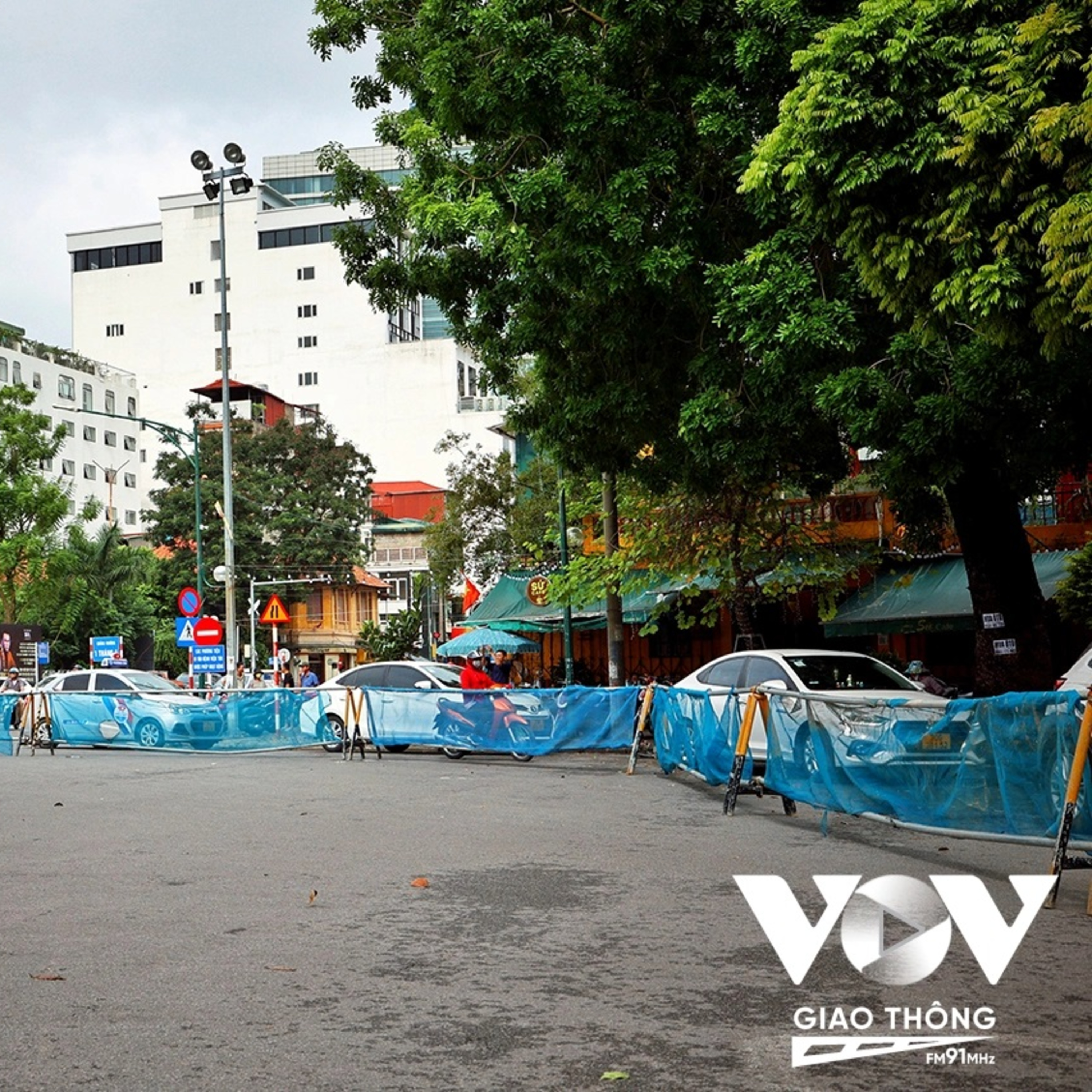 Rào chắn đường Trần Hưng Đạo để thi công ga ngầm: Các nút xung quanh bắt đầu gặp khó episode artwork