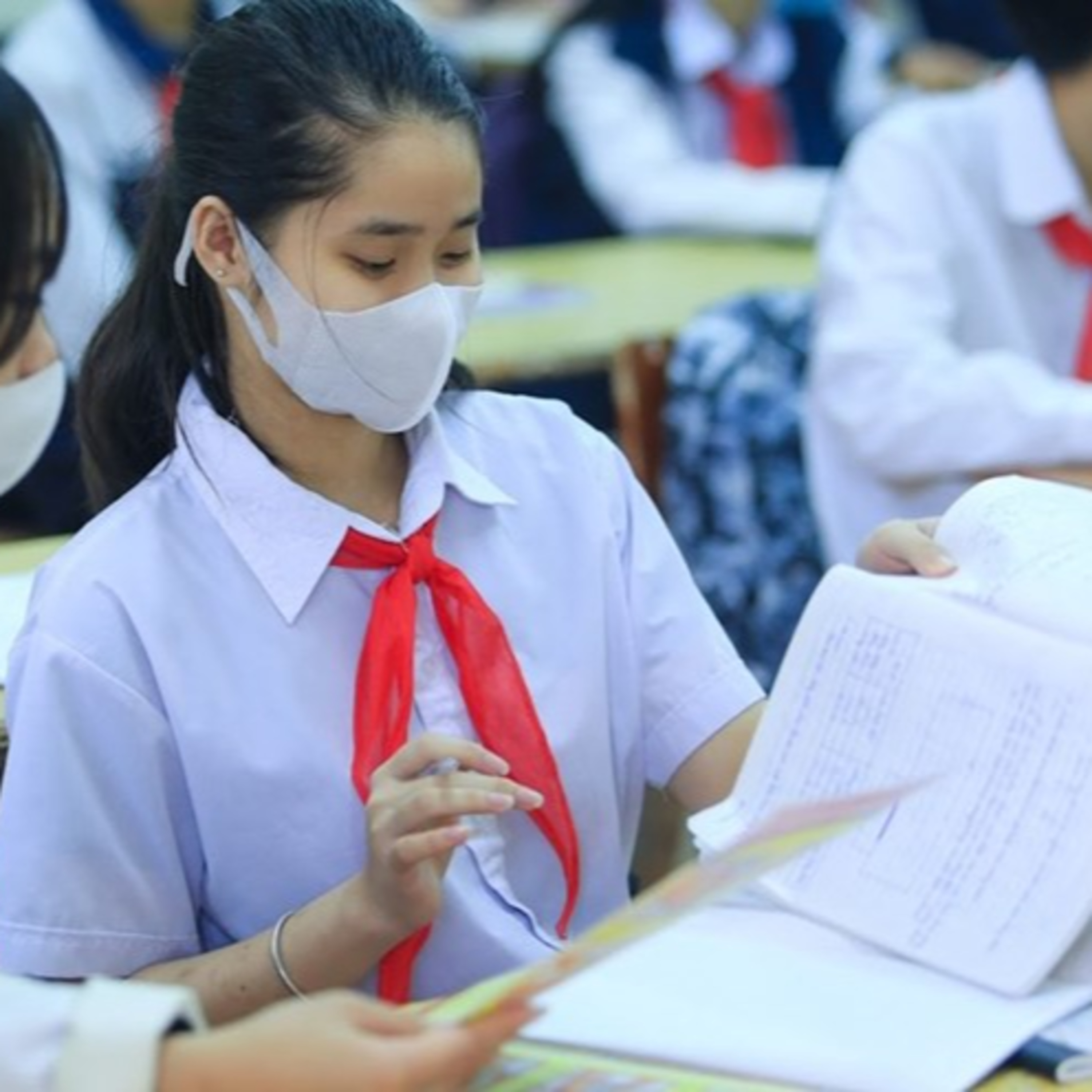 Phụ huynh chạy đua chọn lớp chọn thầy, đôi bên cùng áp lực