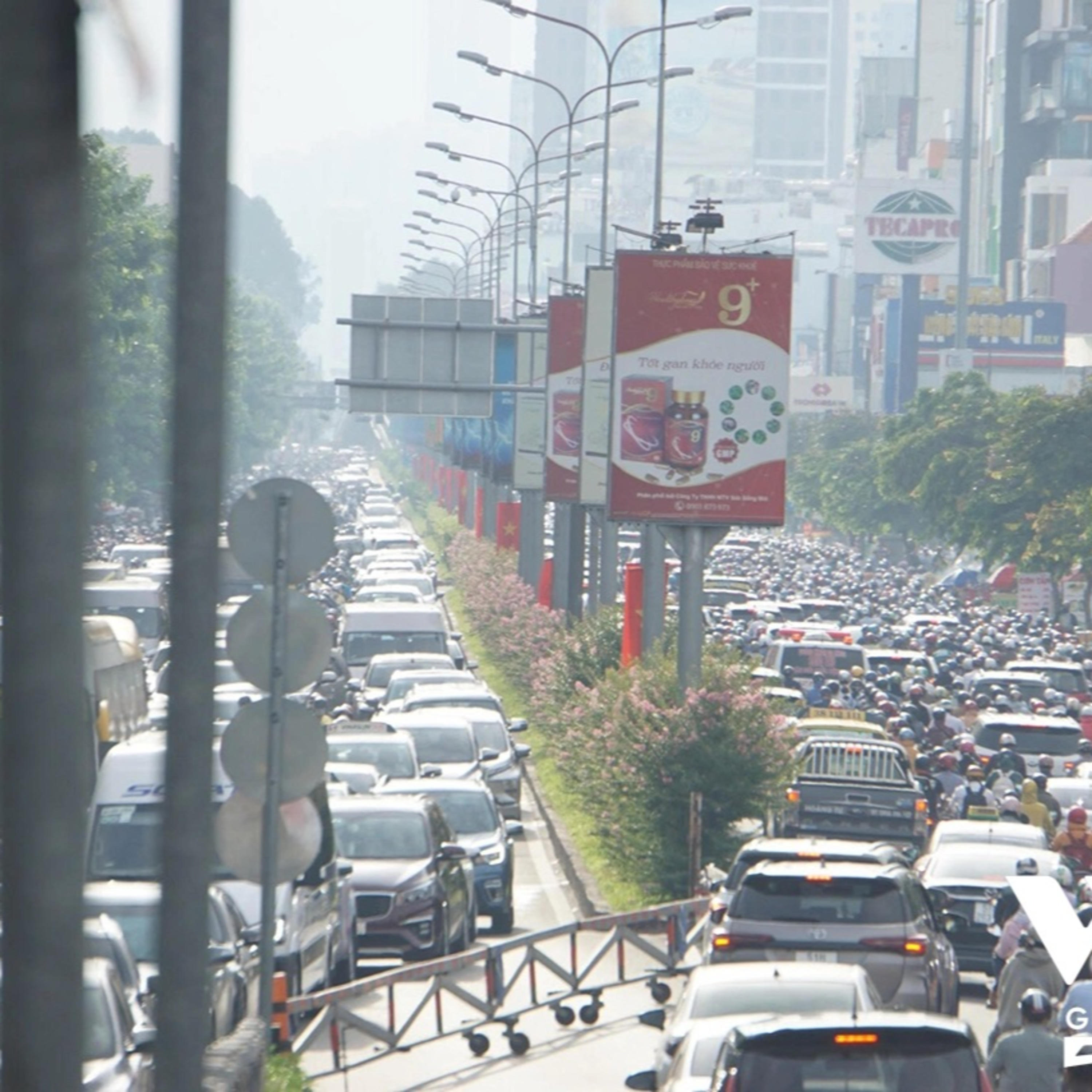 Trở lại sau dịch, Sài Gòn kẹt xe ..thấy ngán!