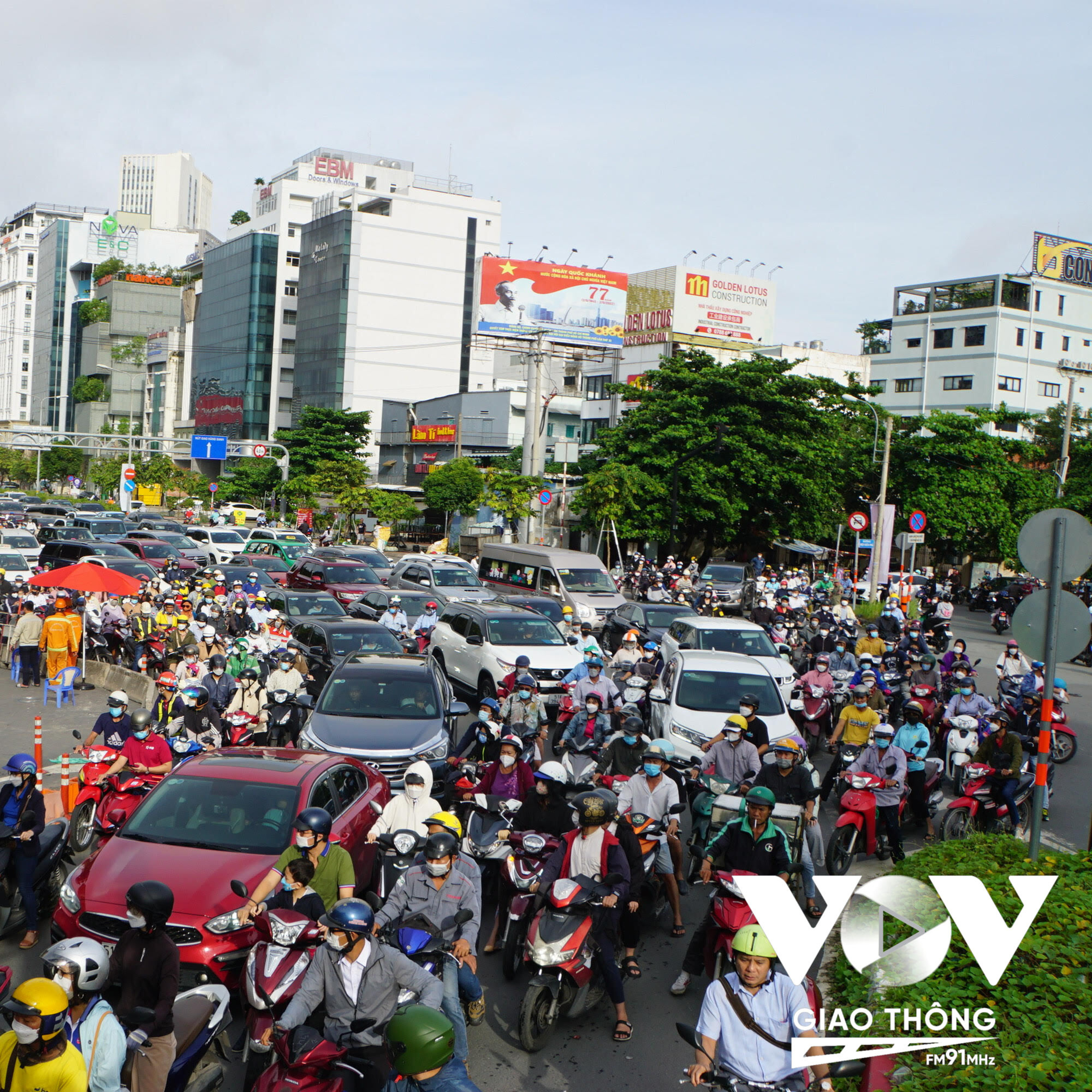 Sự cố đào đứt cáp cầu vượt Nguyễn Hữu Cảnh: Ngay tuần này phải trình phương án khắc phục episode artwork