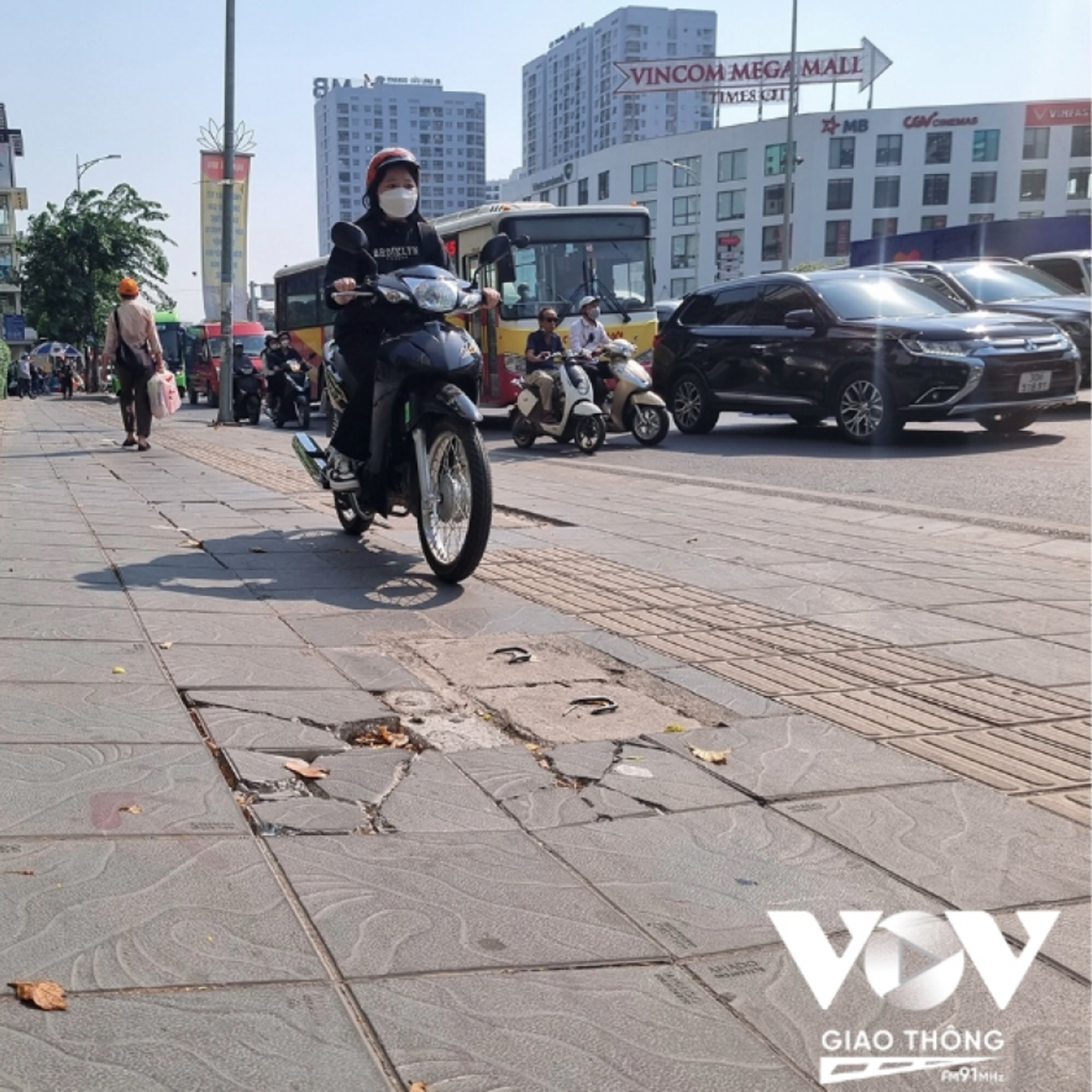Khốn khổ vì đường phố, vỉa hè bị đào xới khắp nơi episode artwork