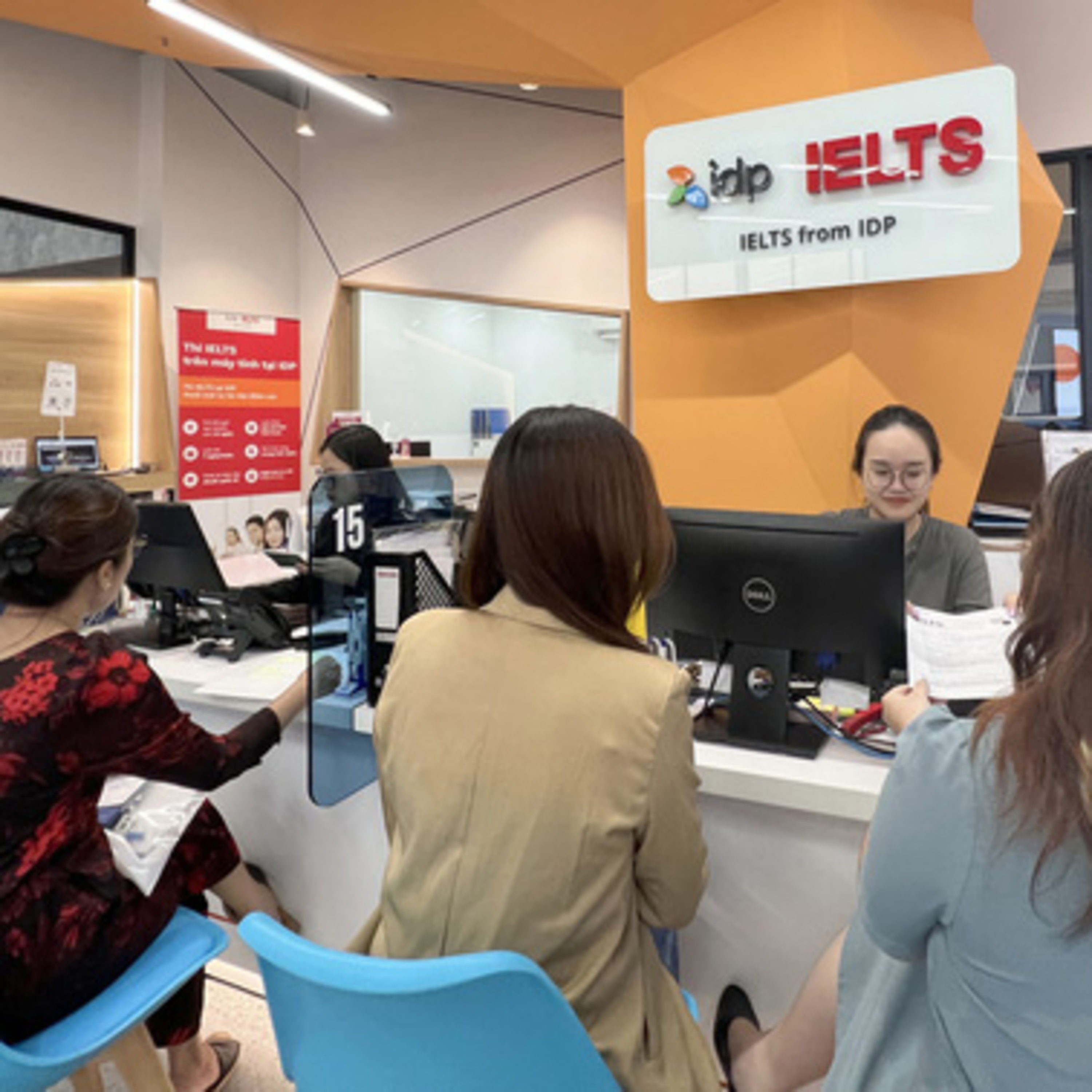 Đợi mở lại thi IELTS, nhiều học sinh có nguy cơ mất học bổng du học episode artwork
