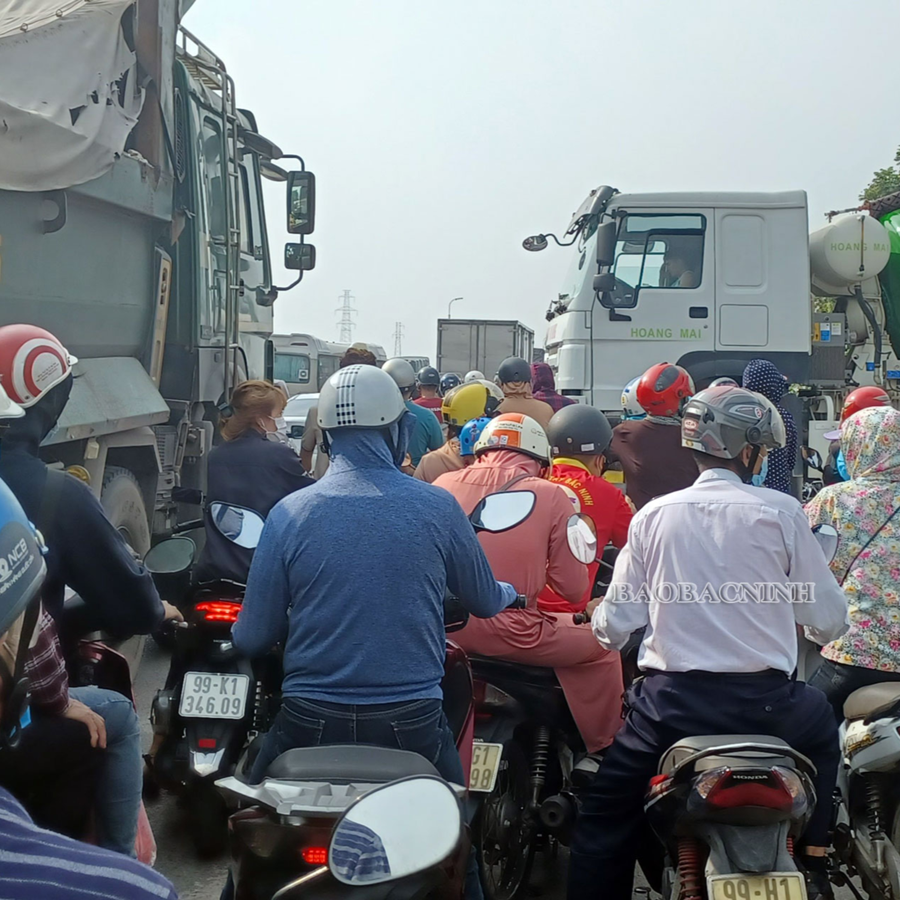 Cầu Hồ (Bắc Ninh), quốc lộ tắc hơn cả nội đô