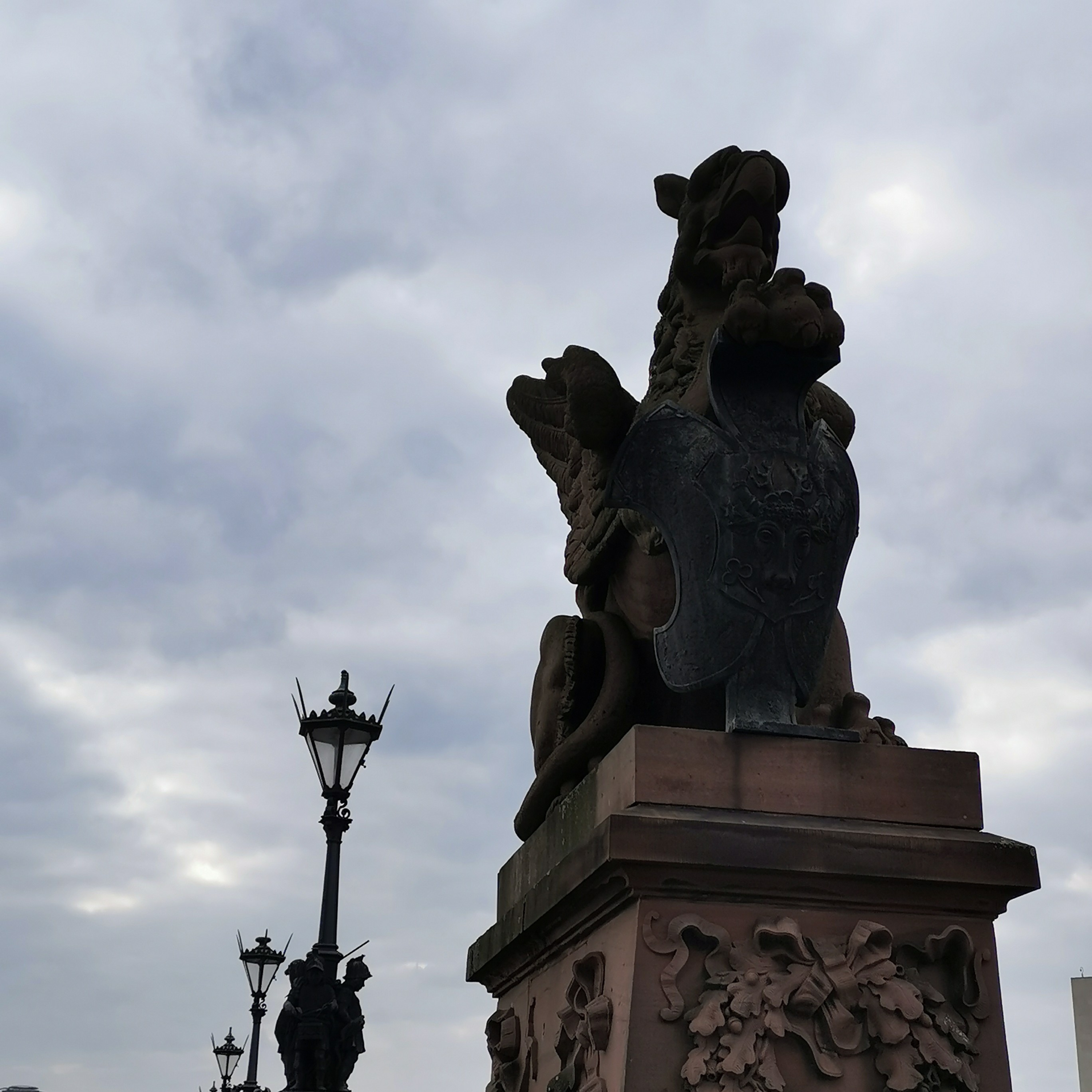 Dunkle Stadt Metropolis des 21. Jahrhunderts SCHATTEN DER Menschheit  episode artwork