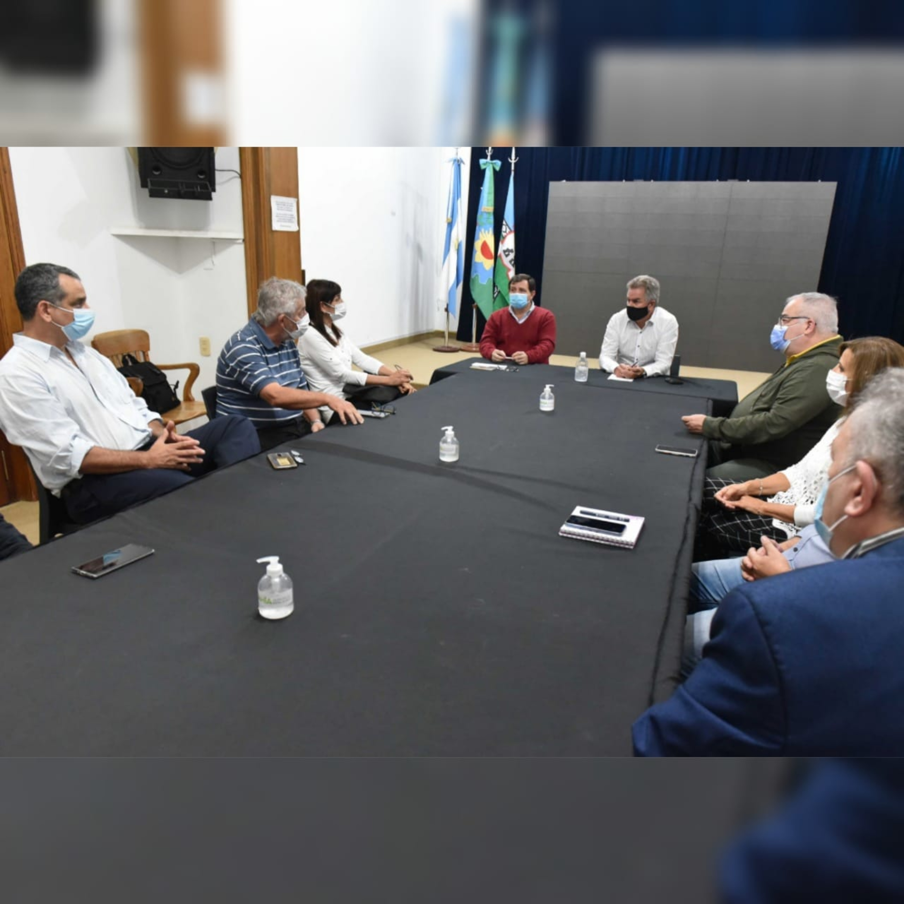 El intendente se reunió con directores de hospitales y autoridades sanitarias episode artwork