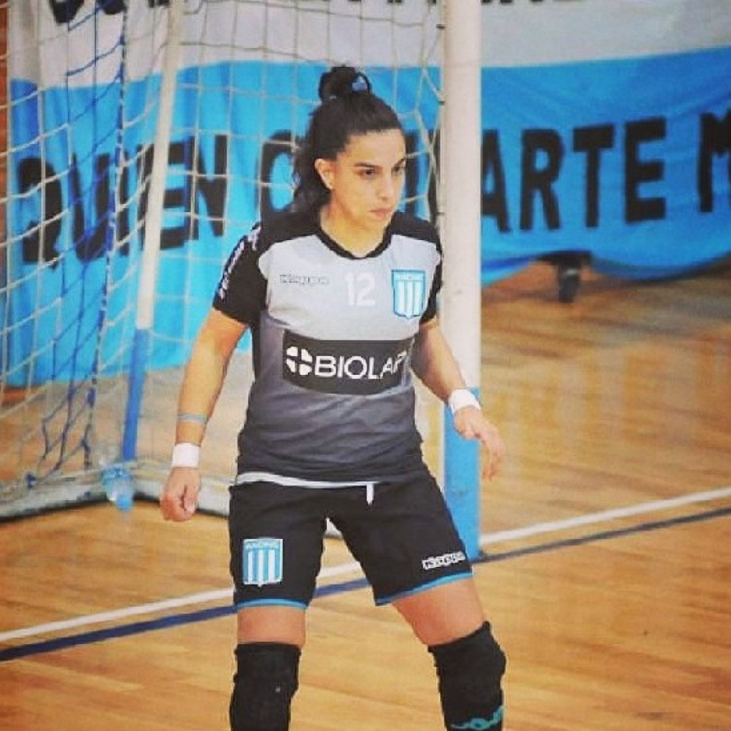 Silvina Espinazo: Arquera de salón con copa  episode artwork