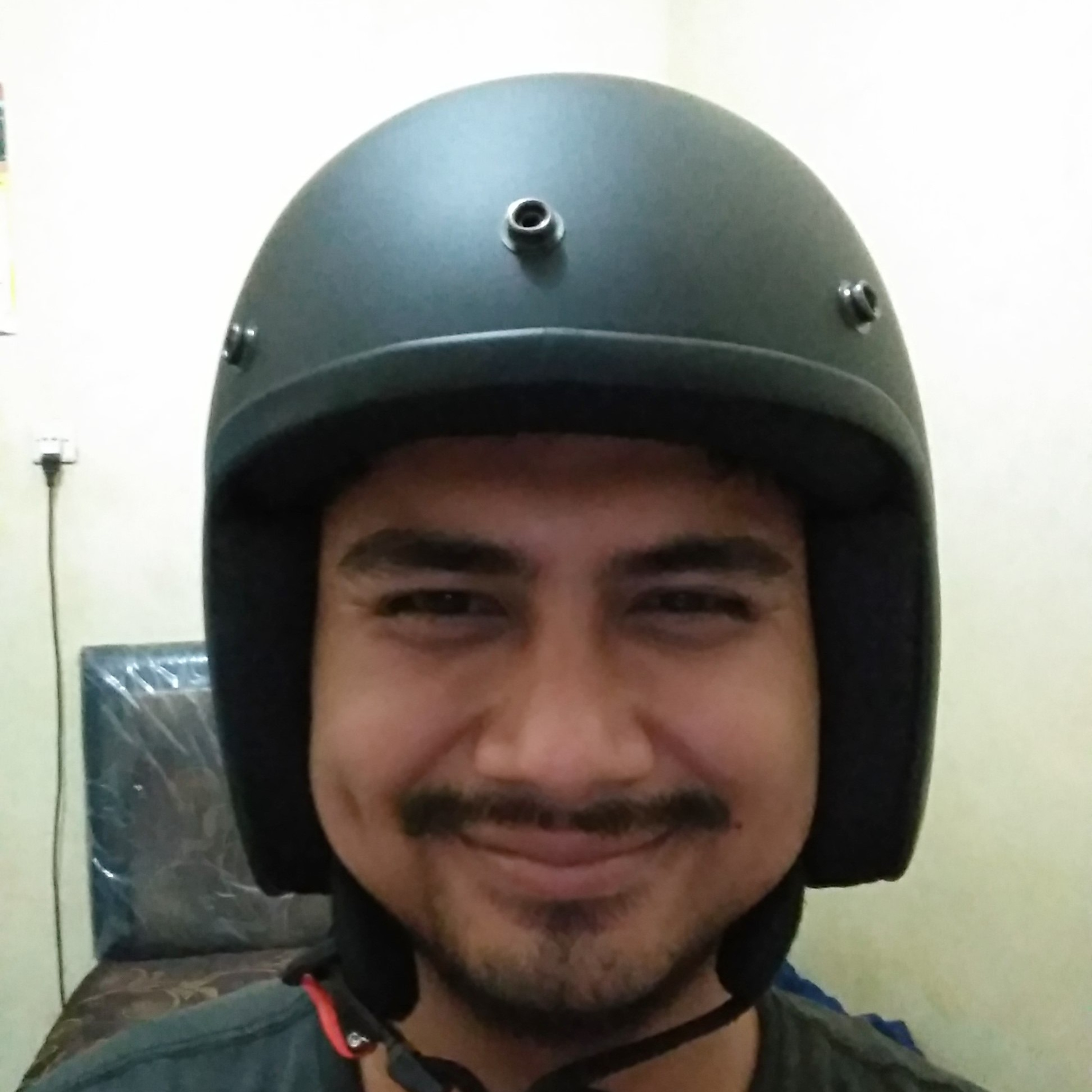 Manusia Berlubang