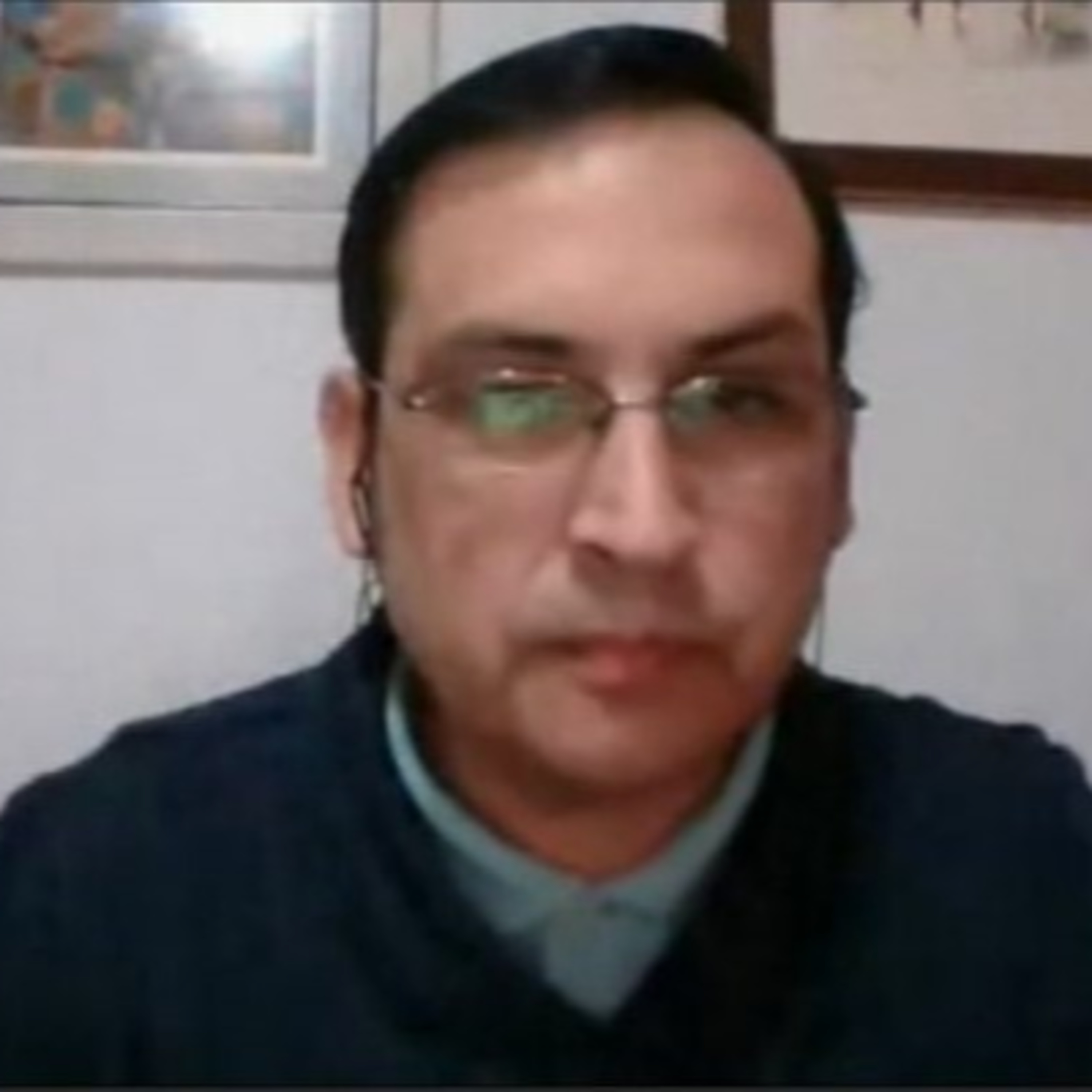 Entrevista al Académico Carlos Ossa Cornejo sobre desafíos del teletrabajo episode artwork