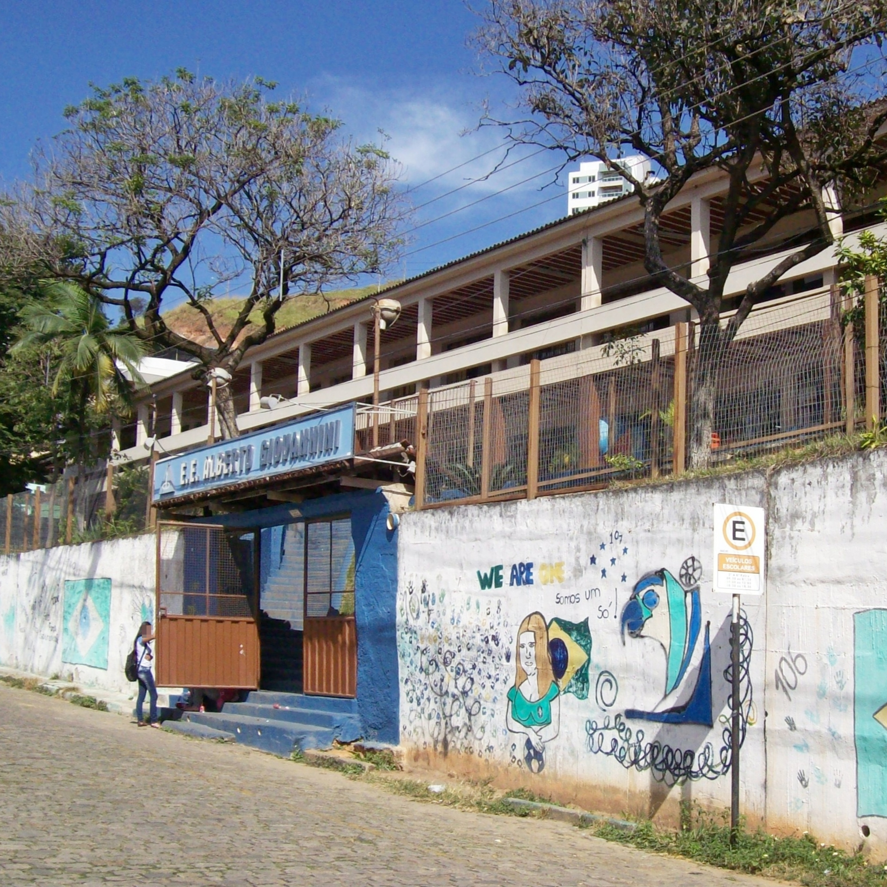 Não é hora de relaxar o isolamento social, nem de reabrir escolas e universidades episode artwork