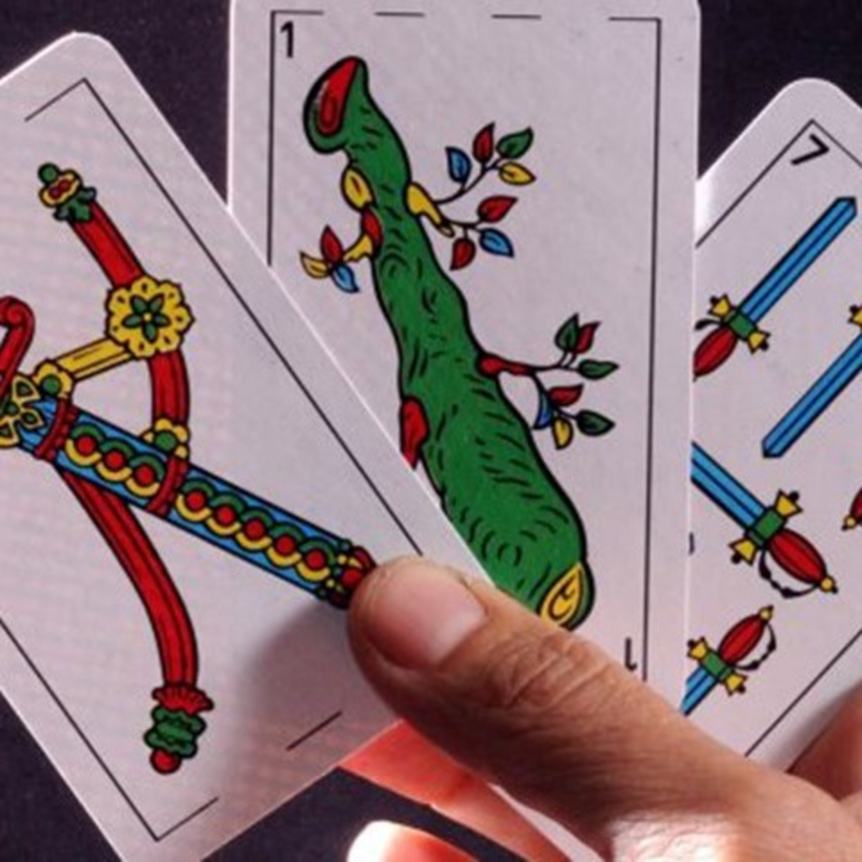 HISTORIAS AUNQUE ES DE NOCHE