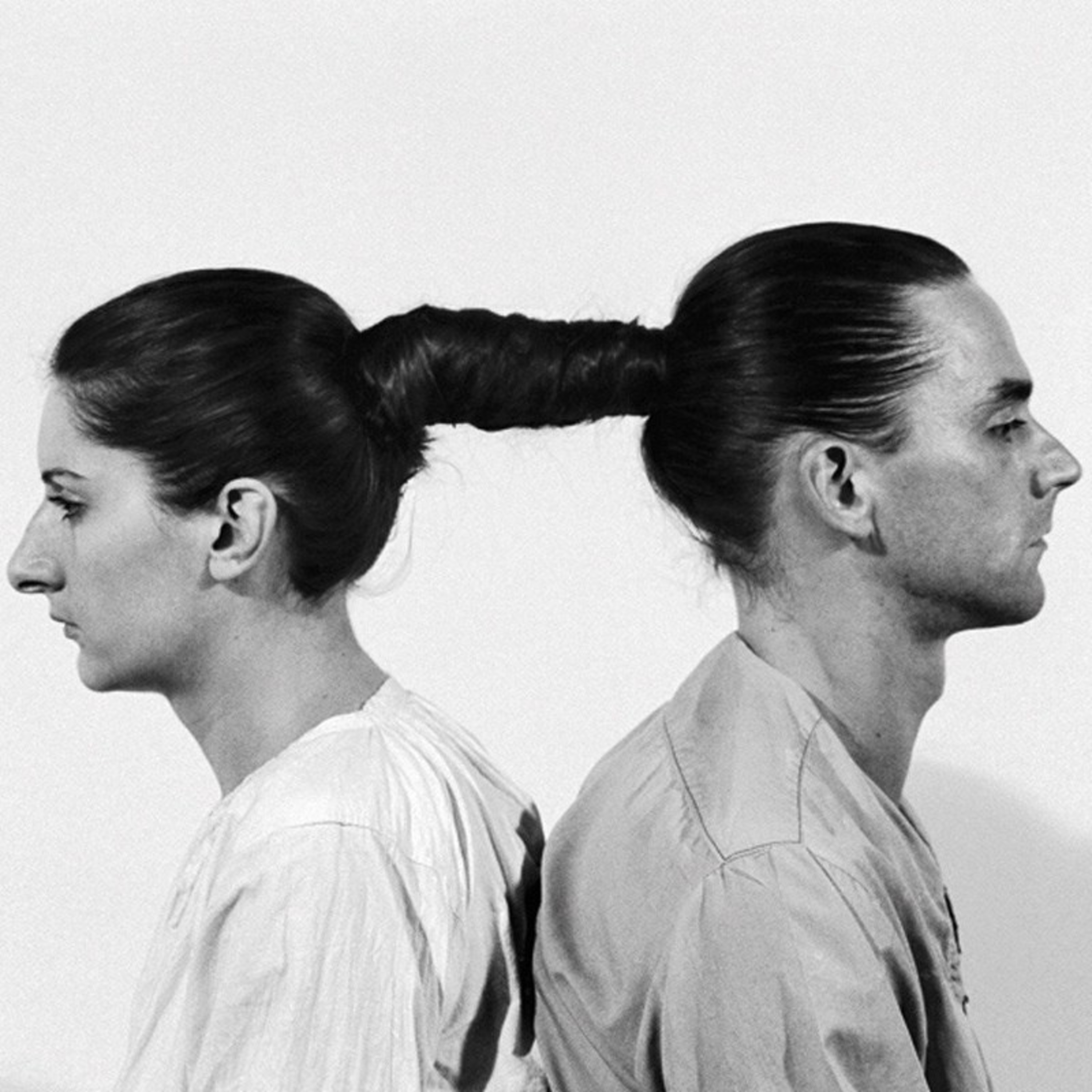 HISTORIAS AUNQUE ES DE NOCHE