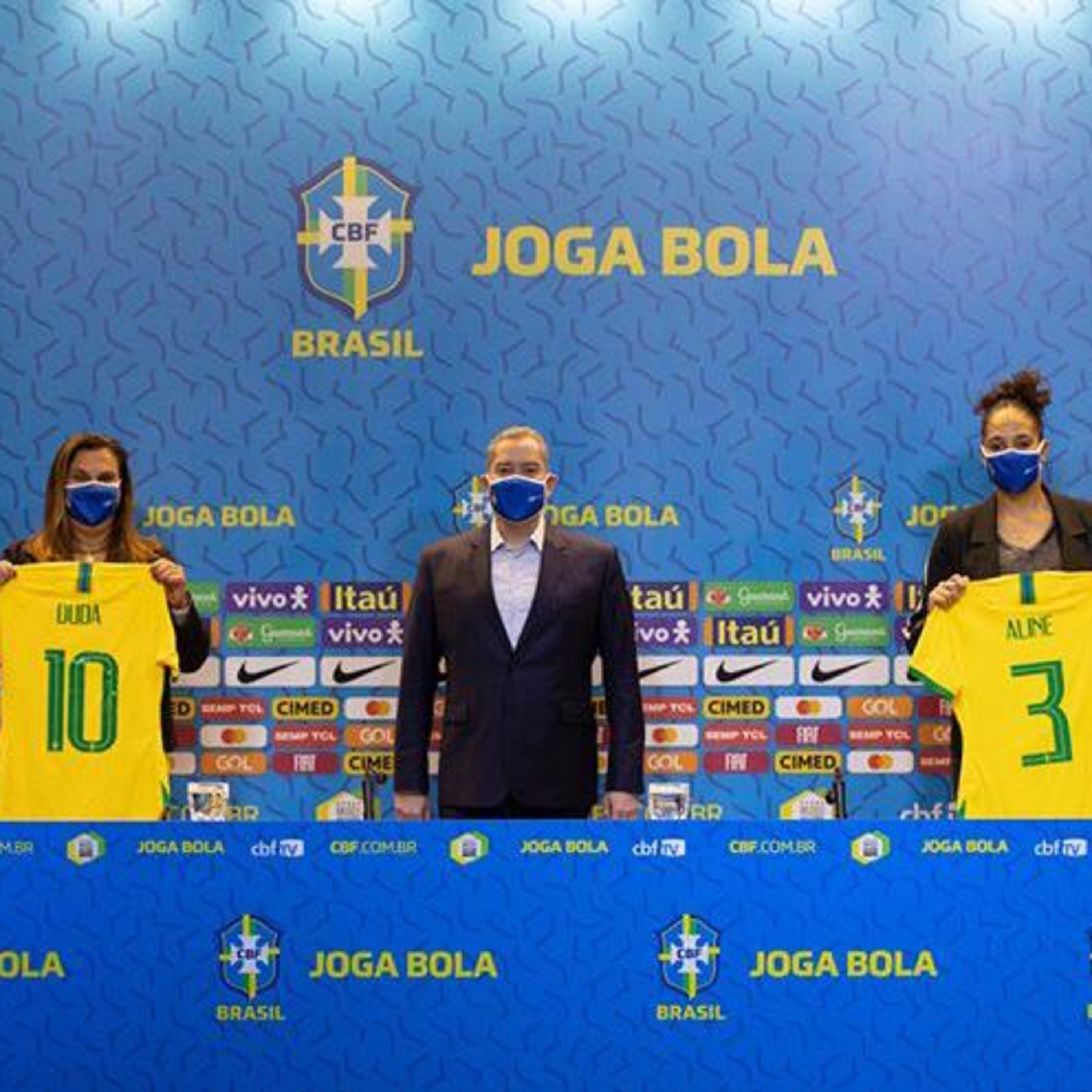 Resenha de Mulheres