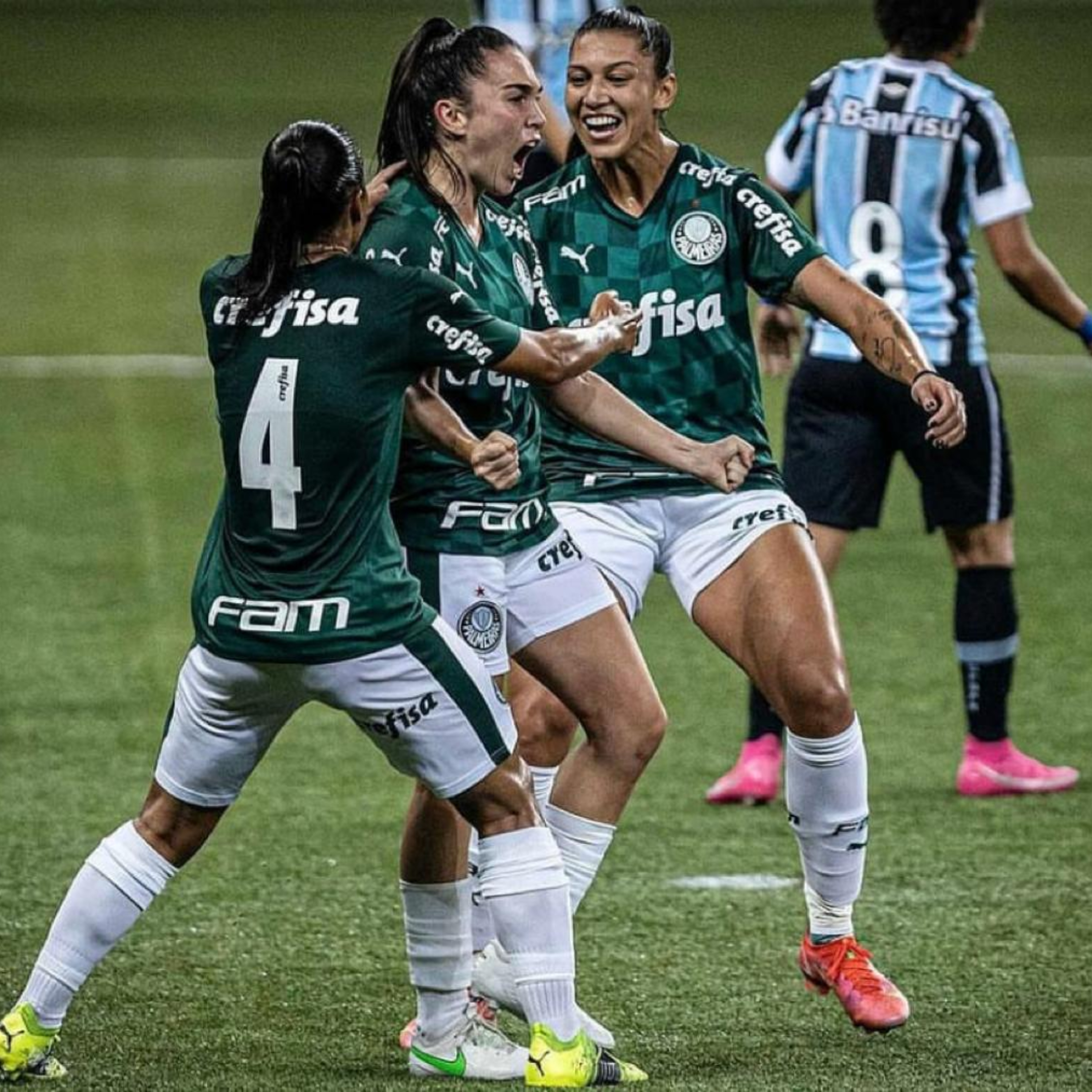 Resenha de Mulheres