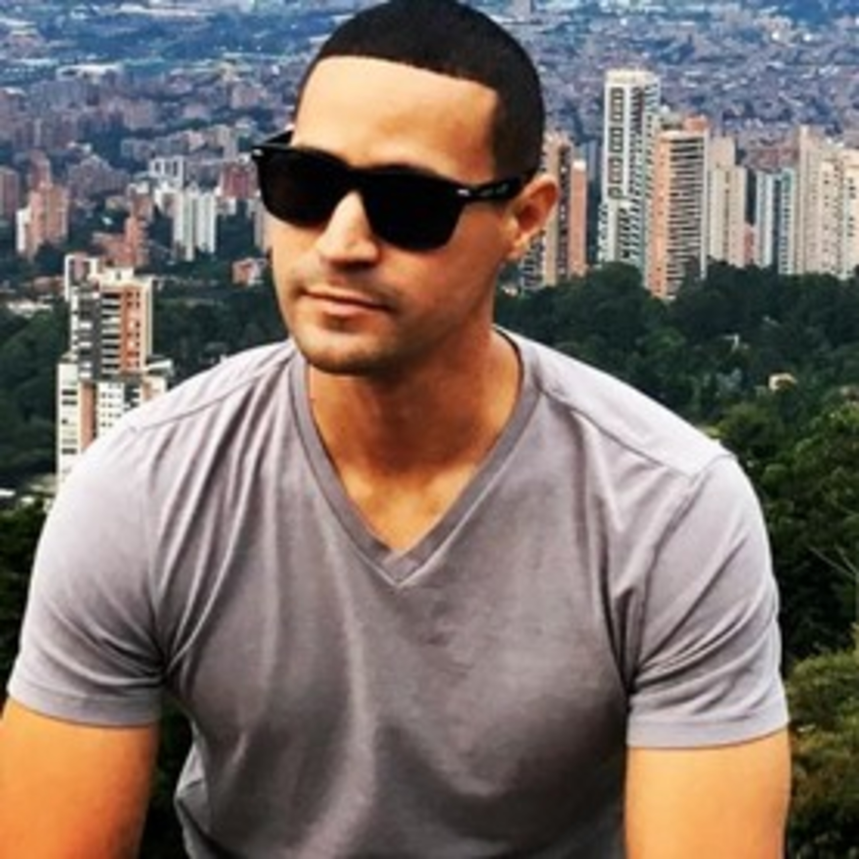 Randy Paris visita a Todo Europa con El Reggaeton Francia, Belgica, España,Holanda, Hungaria etc