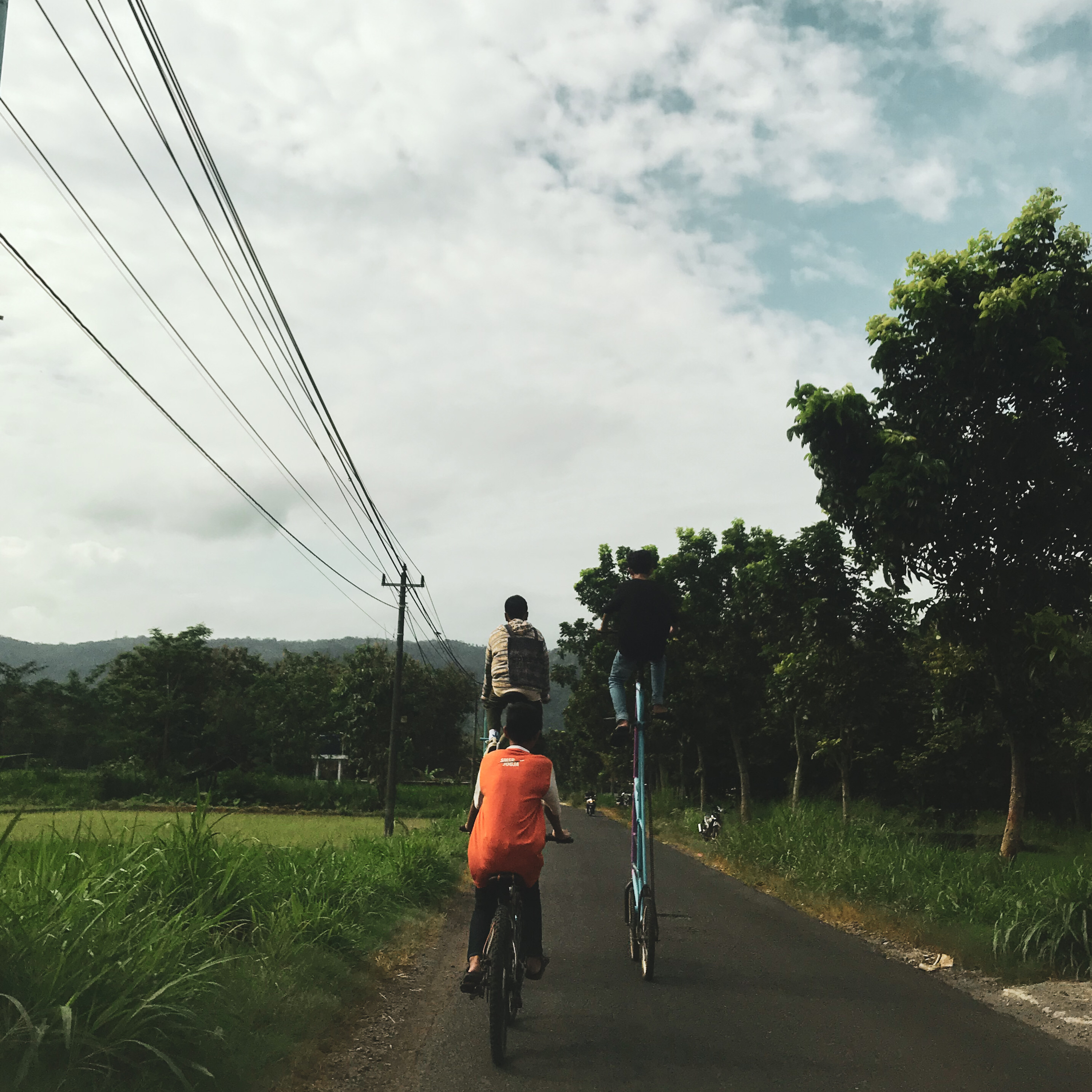 LONGTRIP BUWUNG APA TU episode artwork
