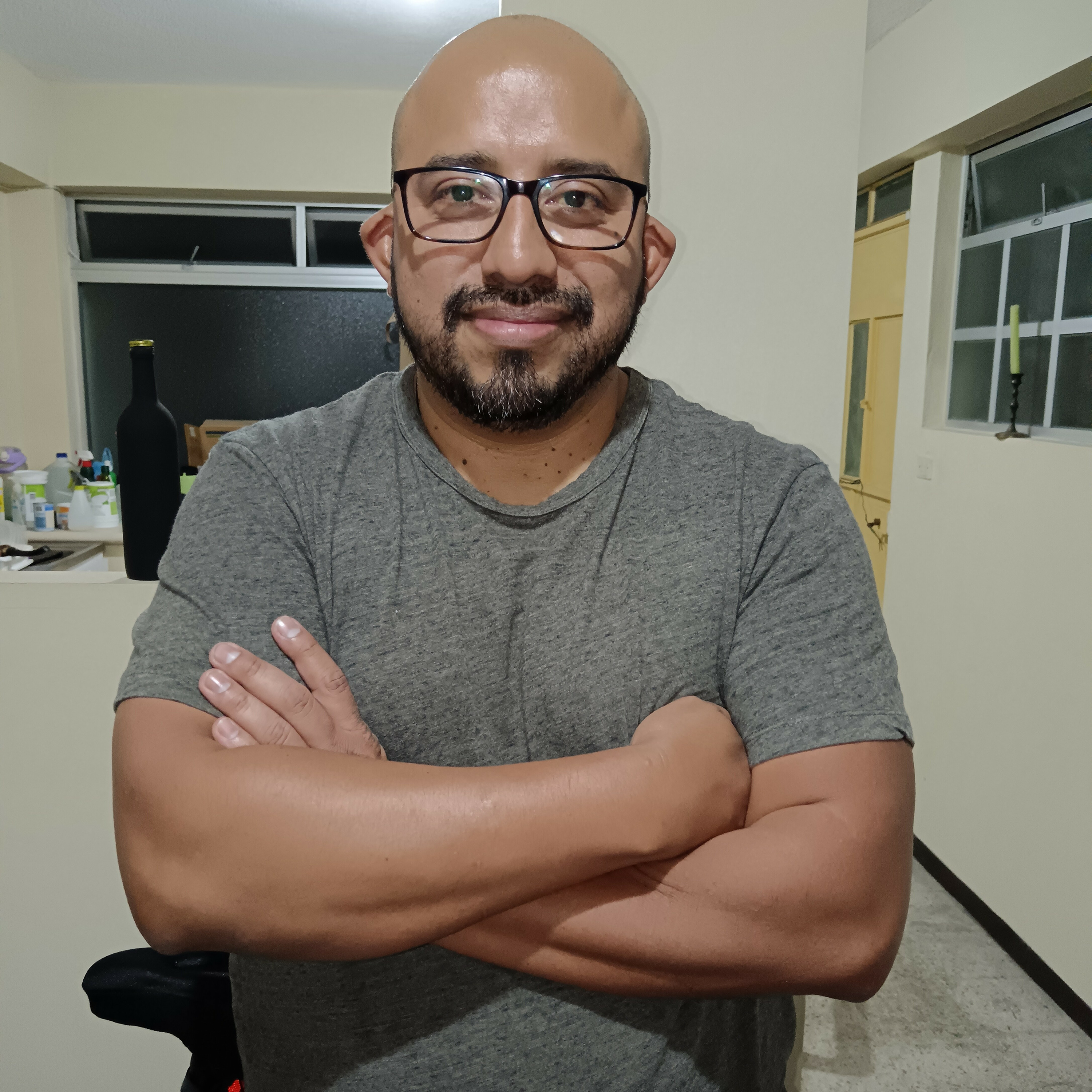 Esvin, el extra que fundó su propia compañía de teatro episode artwork