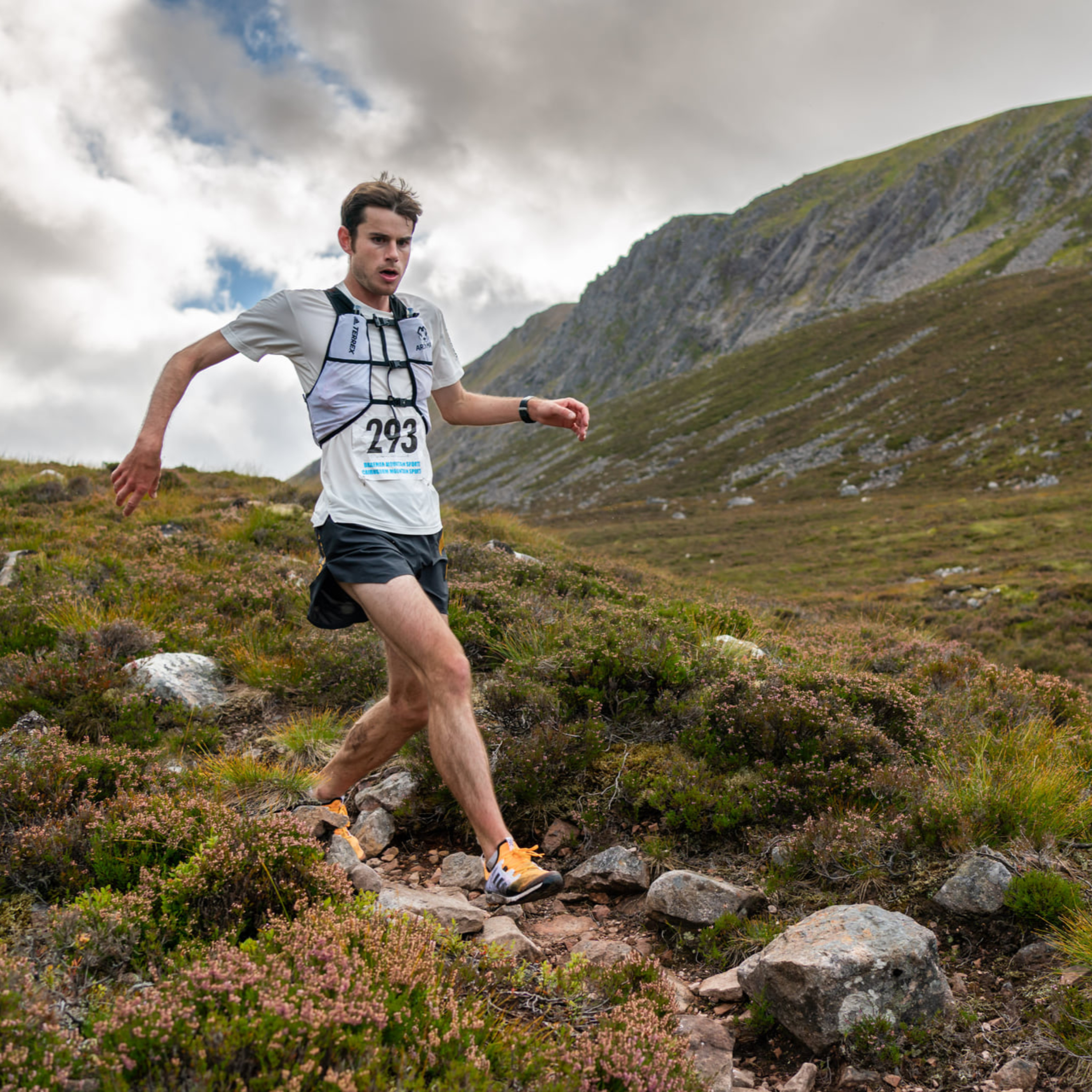 Episode 9 - Faster and Further with Robbie Simpson