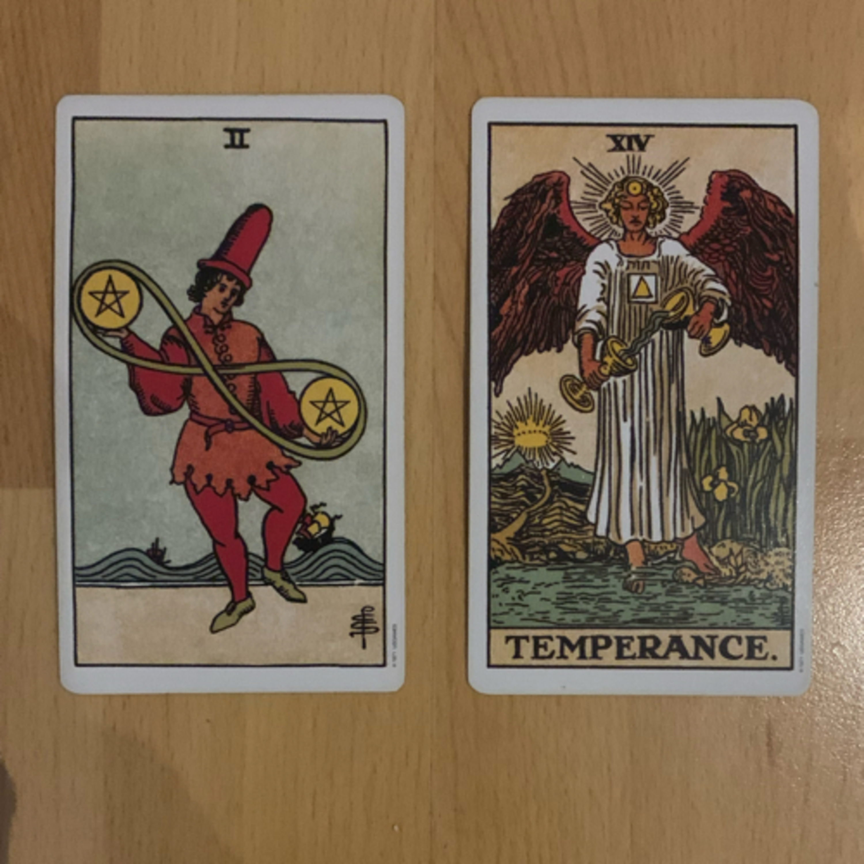 Daily tarot & oracle cards 😊