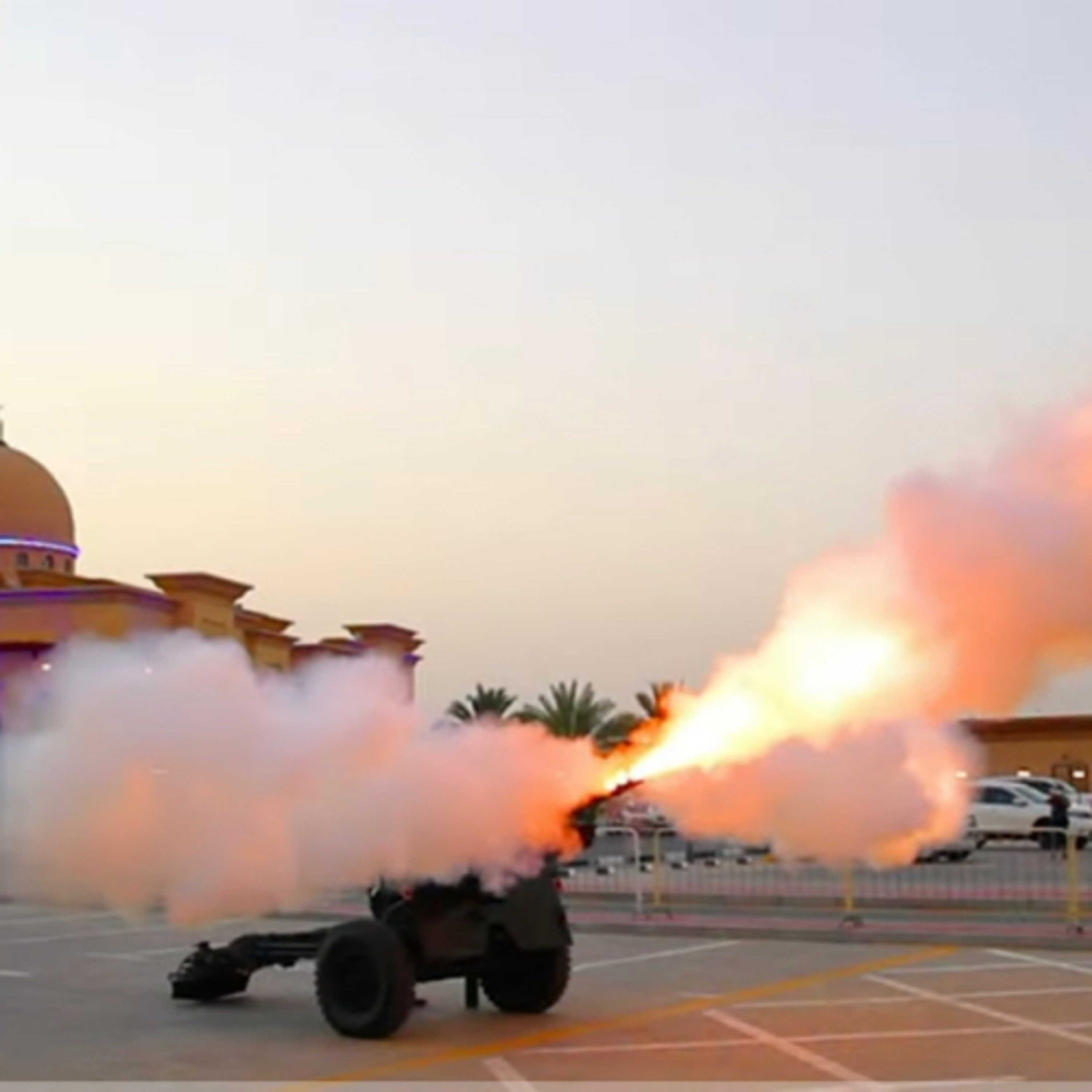Chaat.Chai.Chatter, Hum Pakistani...UAE Se