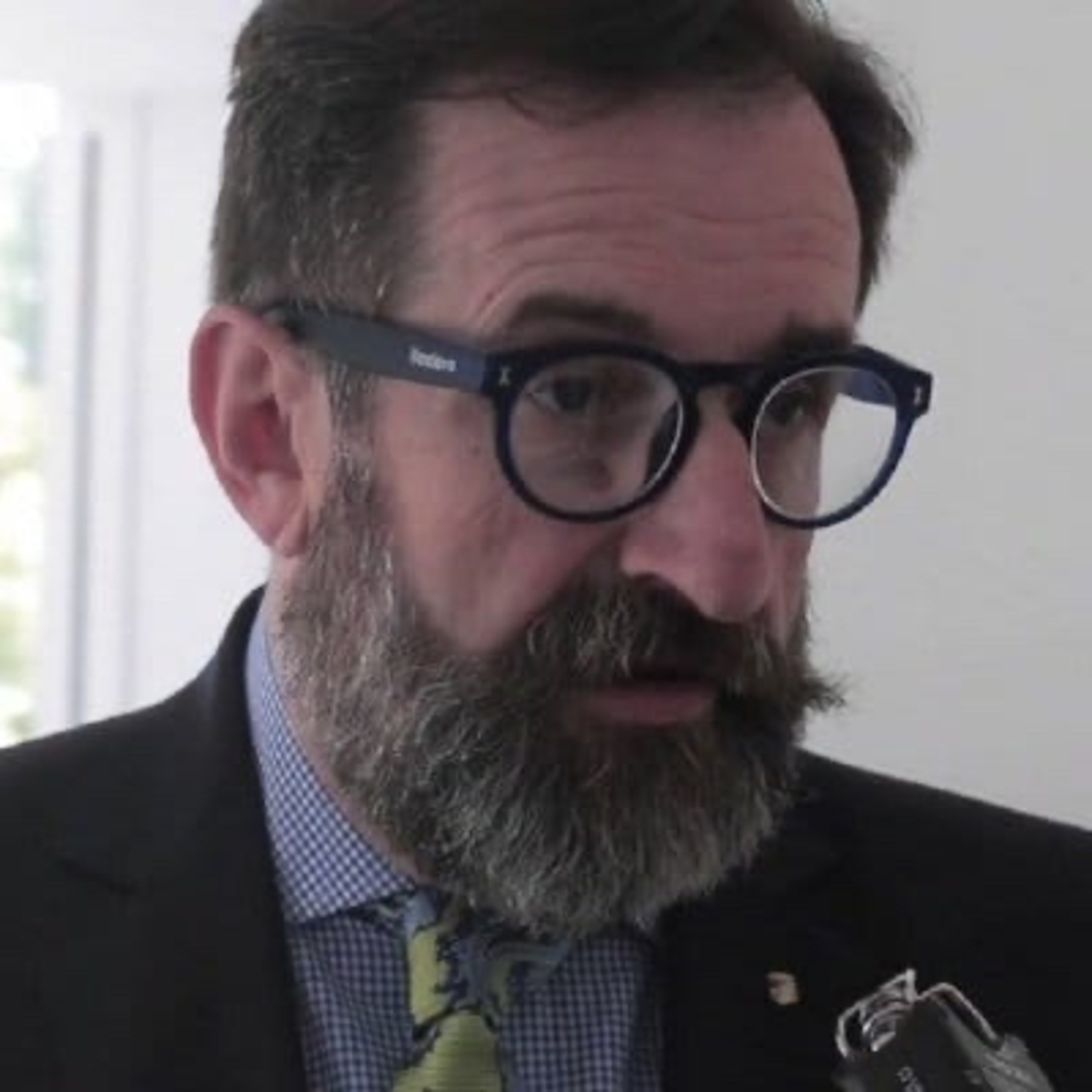 PONIENDO NEGRO SOBRE BLANCO