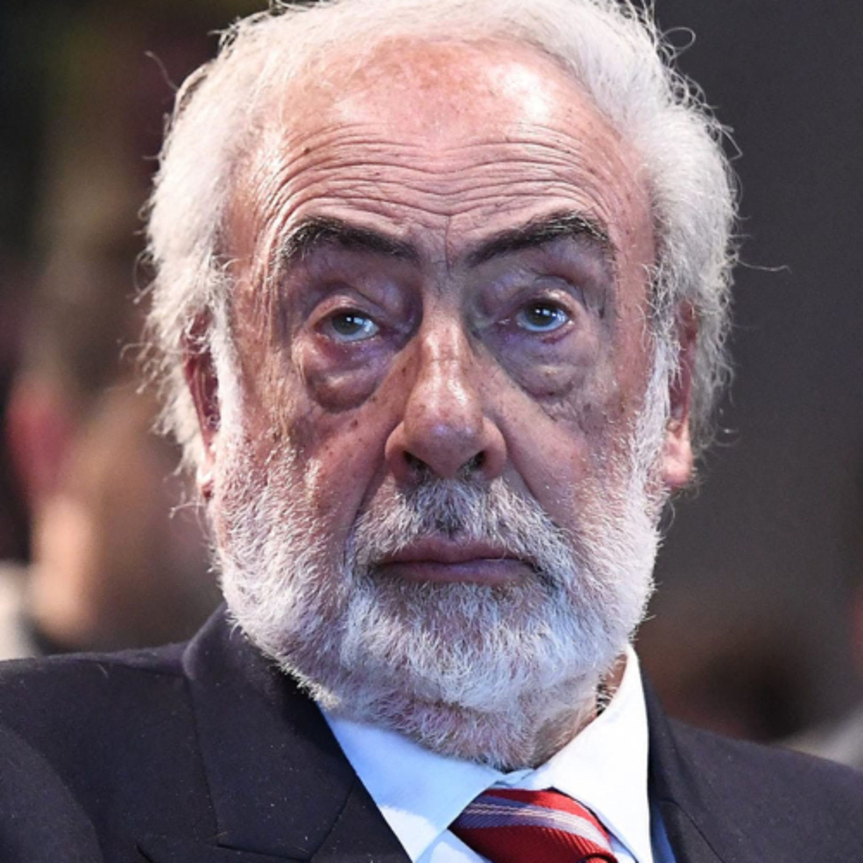 PONIENDO NEGRO SOBRE BLANCO