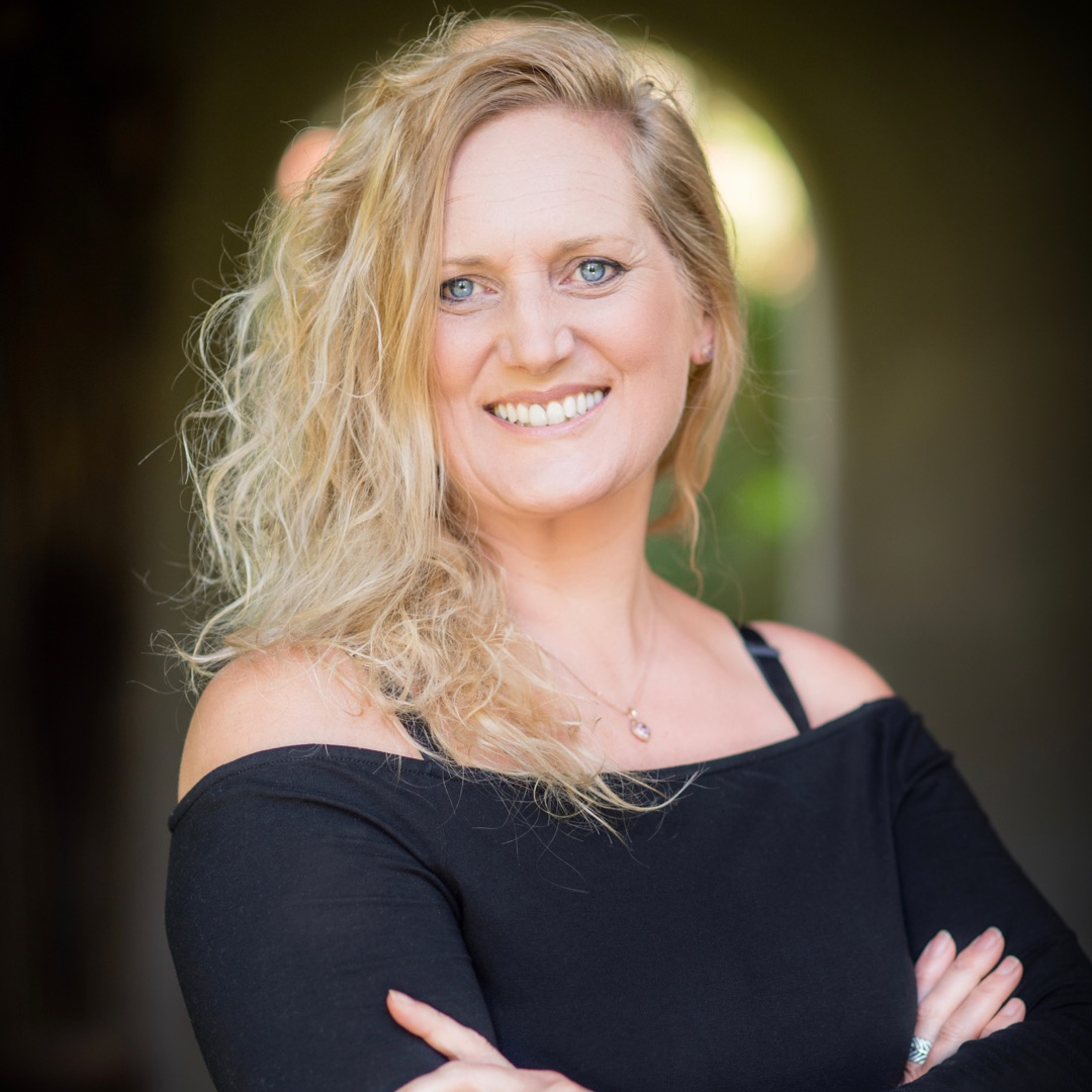 Episode 37: "Clare Louise, Part 2: UK-based Creative Leadership Coach - Bringing Out Creativity in People, and Making a Difference." episode artwork