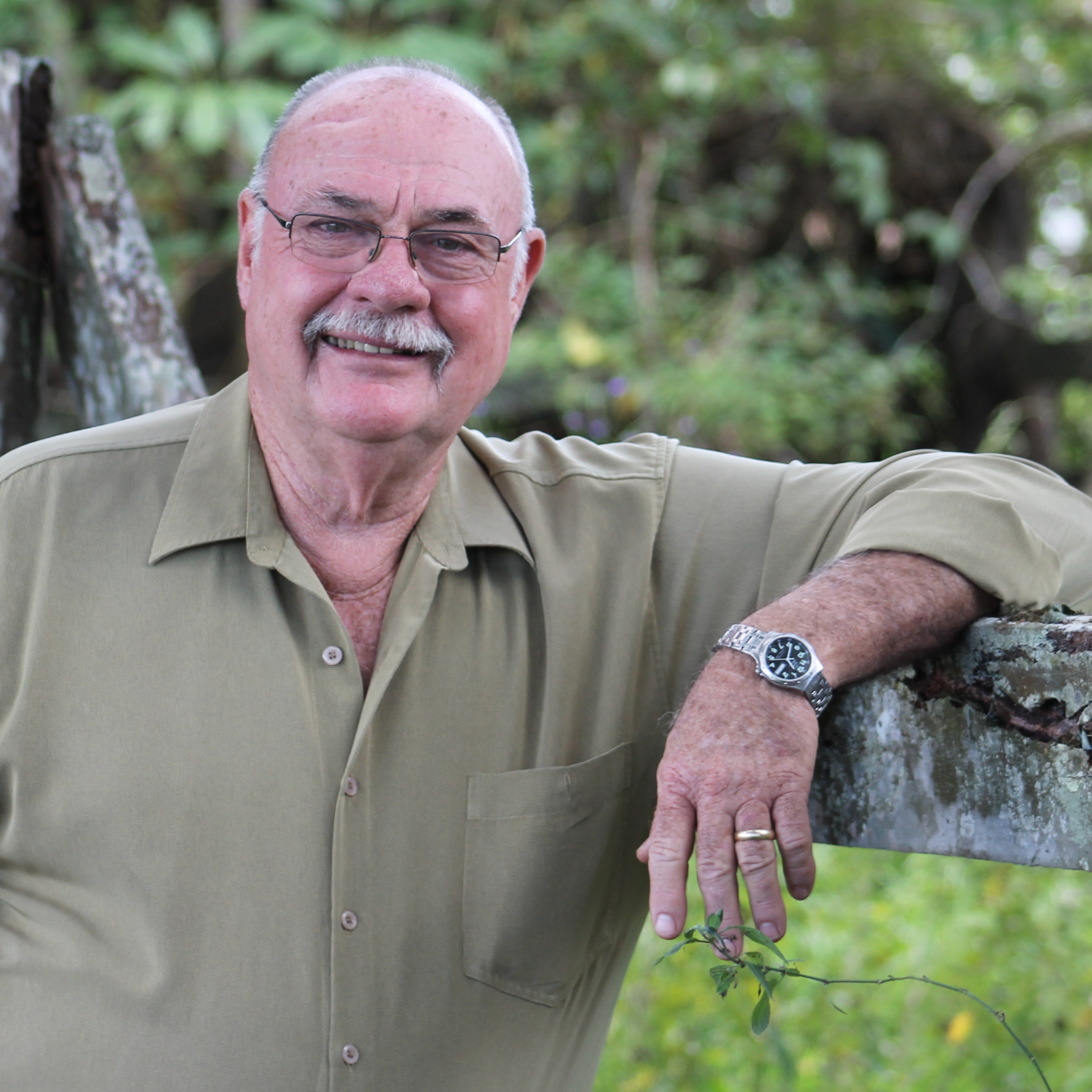 Warren Entsch - The Honorable Member for Leichhardt Warren Entsch - The Honorable Member for Leichhardt